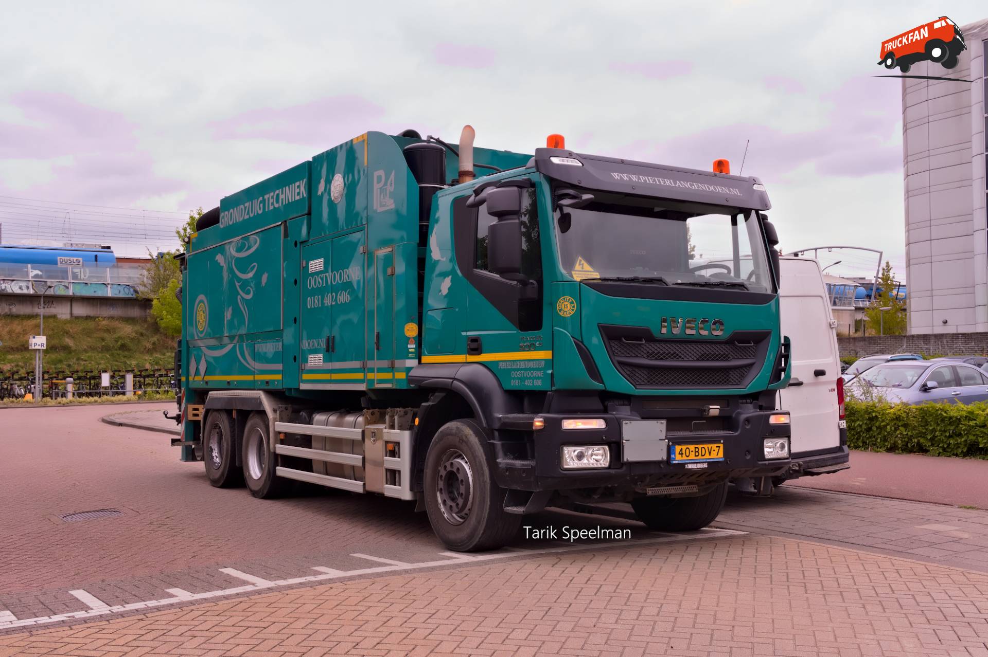 Iveco Stralis vrachtwagen 40-BDV-7 in Zwijndrecht
