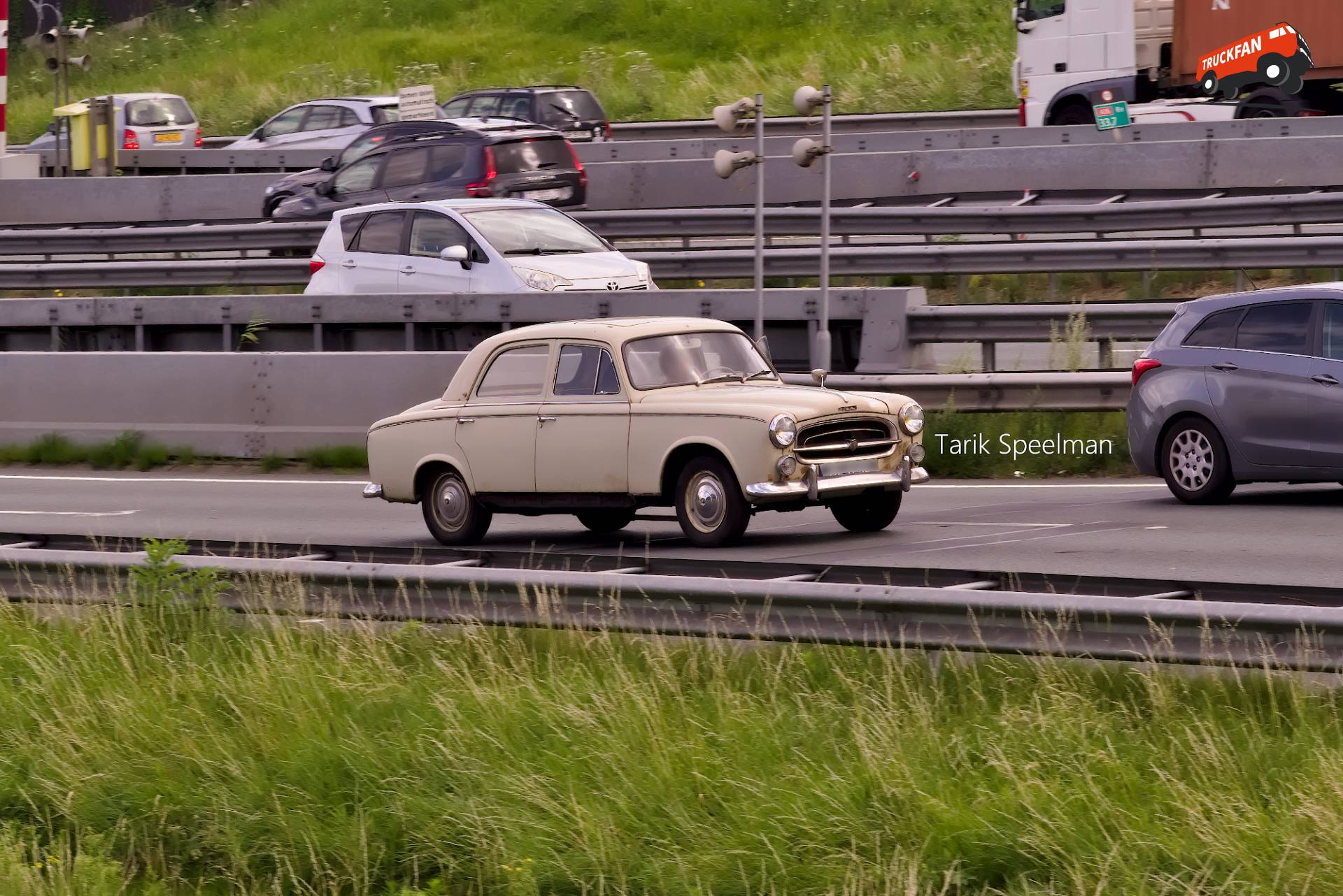 Peugeot 403 op A16