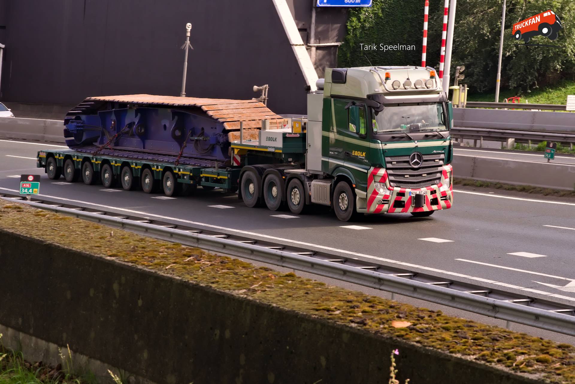 Mercedes-Benz Actros MP4 vrachtwagen op A16