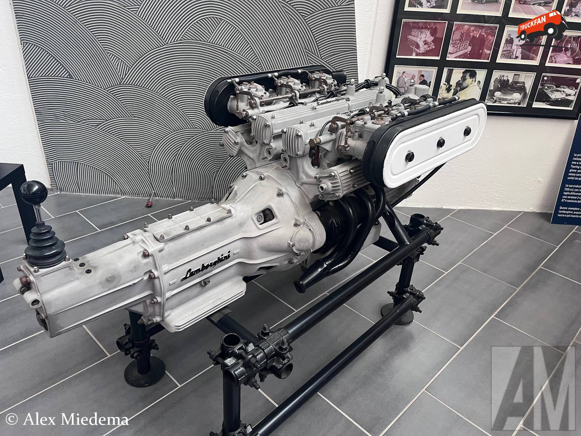 Lamborghini motor en versnellingsbak in Museo Ferruccio Lamborghini