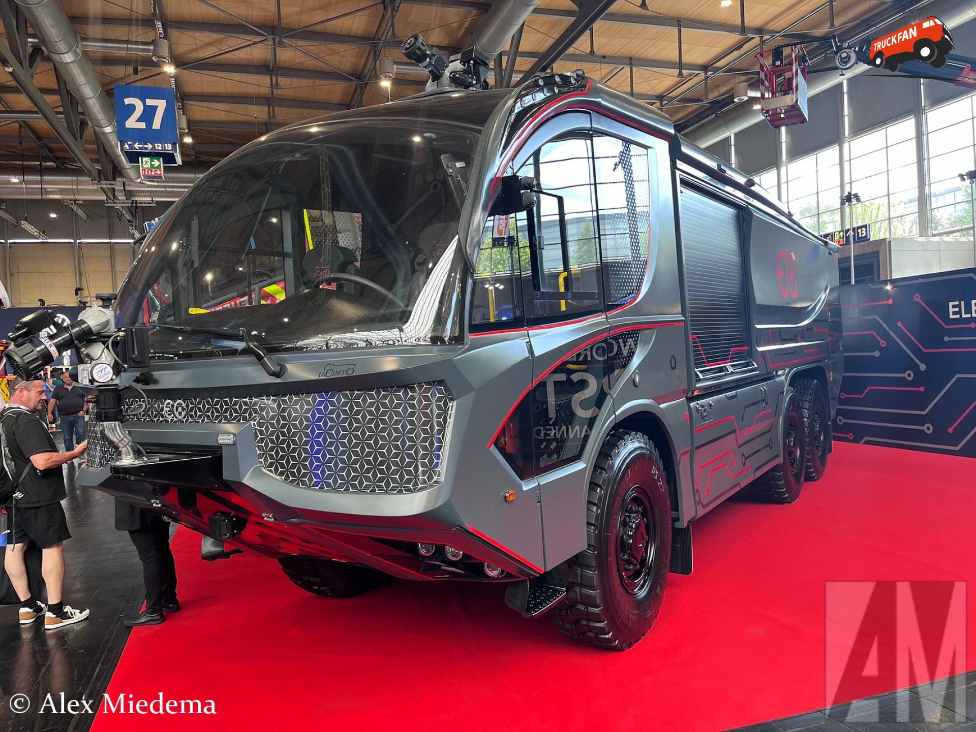 Autonomous electric firefighting vehicle Jacinto Eco-Camões
