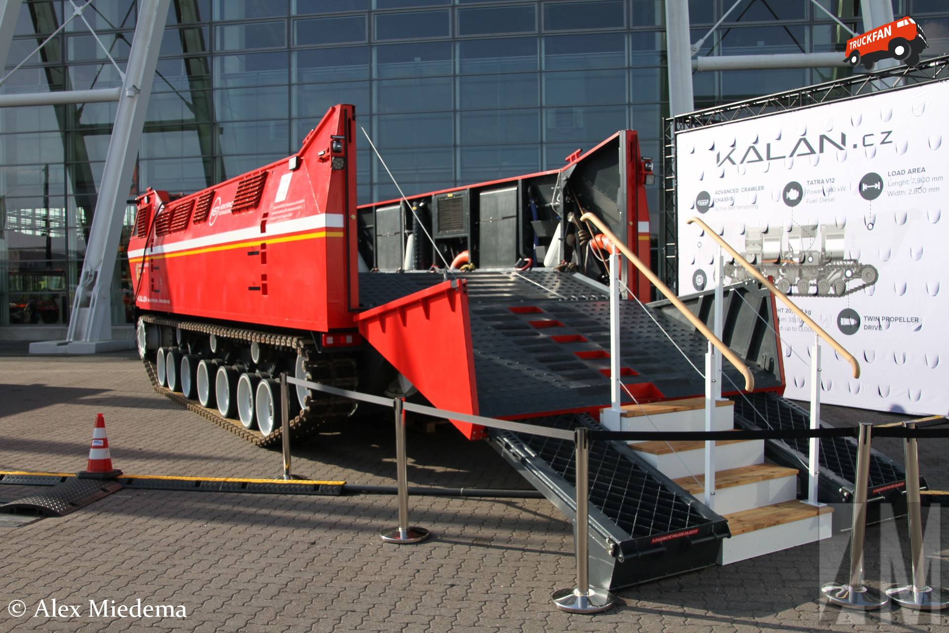 Brandweer Tsjechië amfibieveerboot op beurs