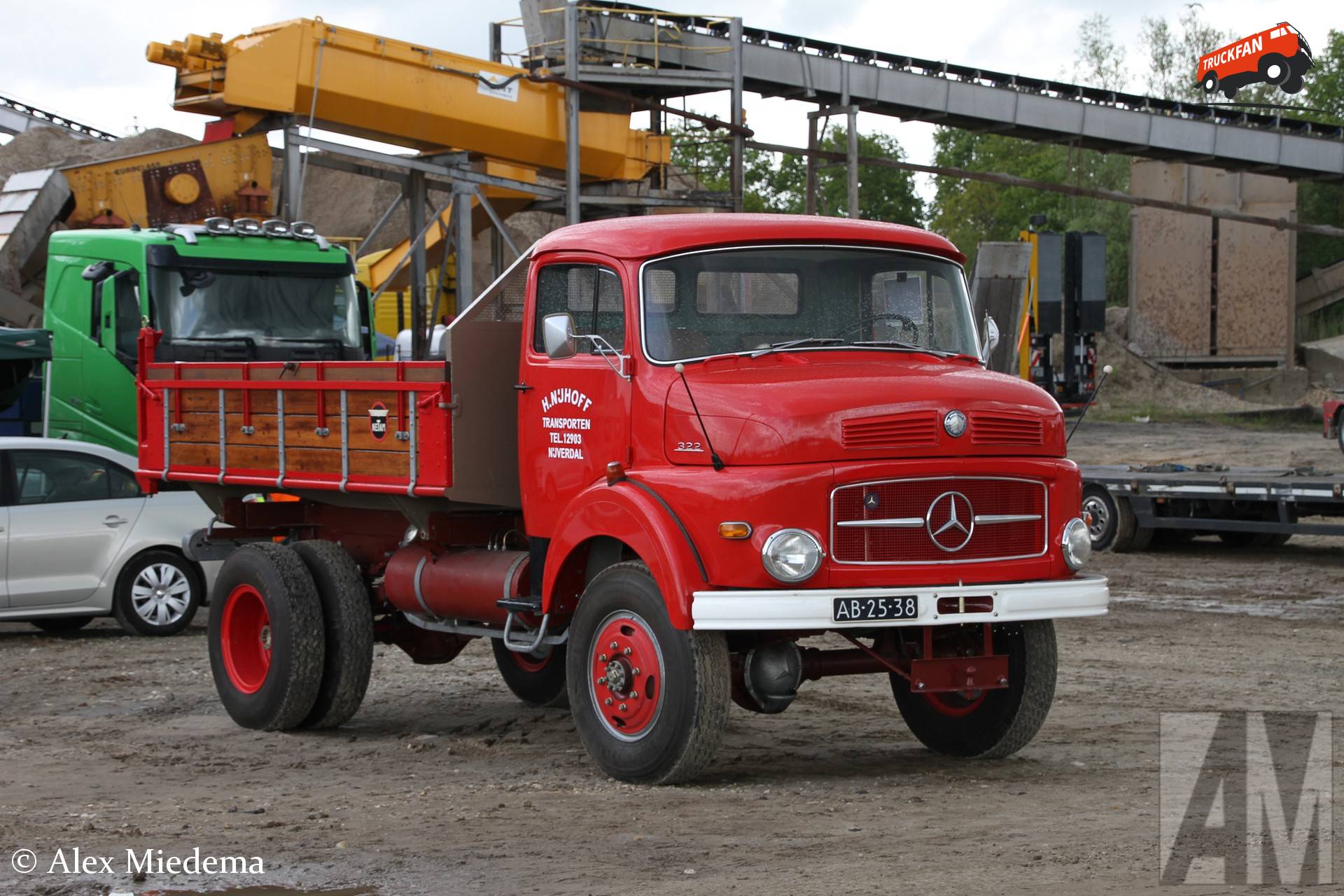 Mercedes-Benz L322 Netam kipper truck