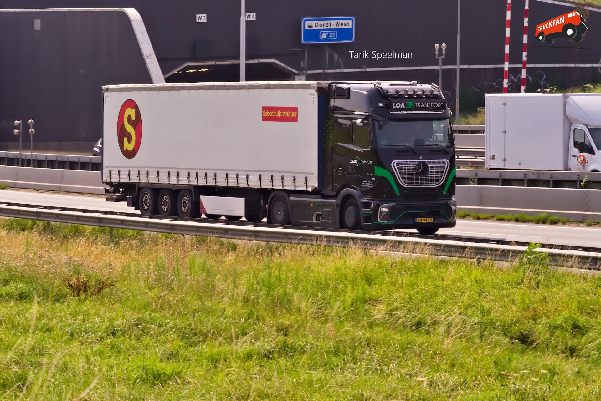 Mercedes-Benz Actros L ProCabin on A16