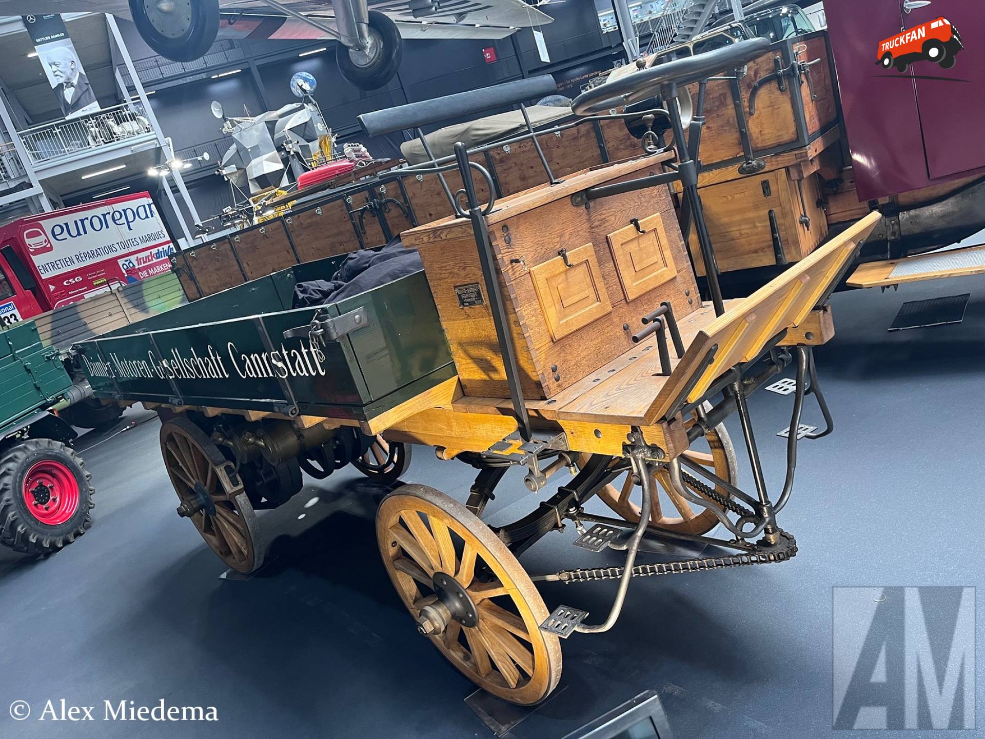 Daimler Motor-Lastwagen uit 1896 in Technik Museum Speyer