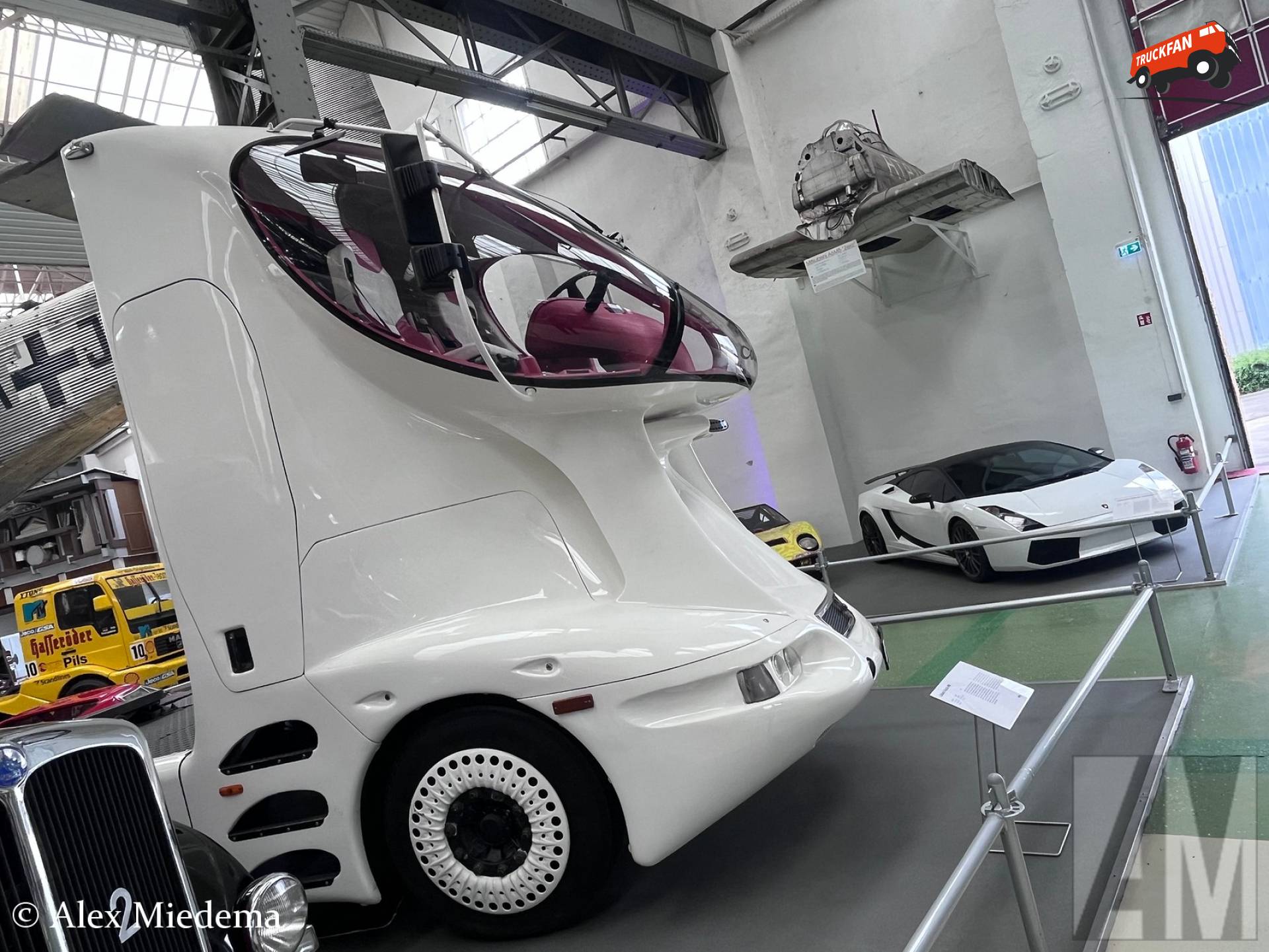 Colani showtruck gebaseerd op Mercedes-Benz techniek