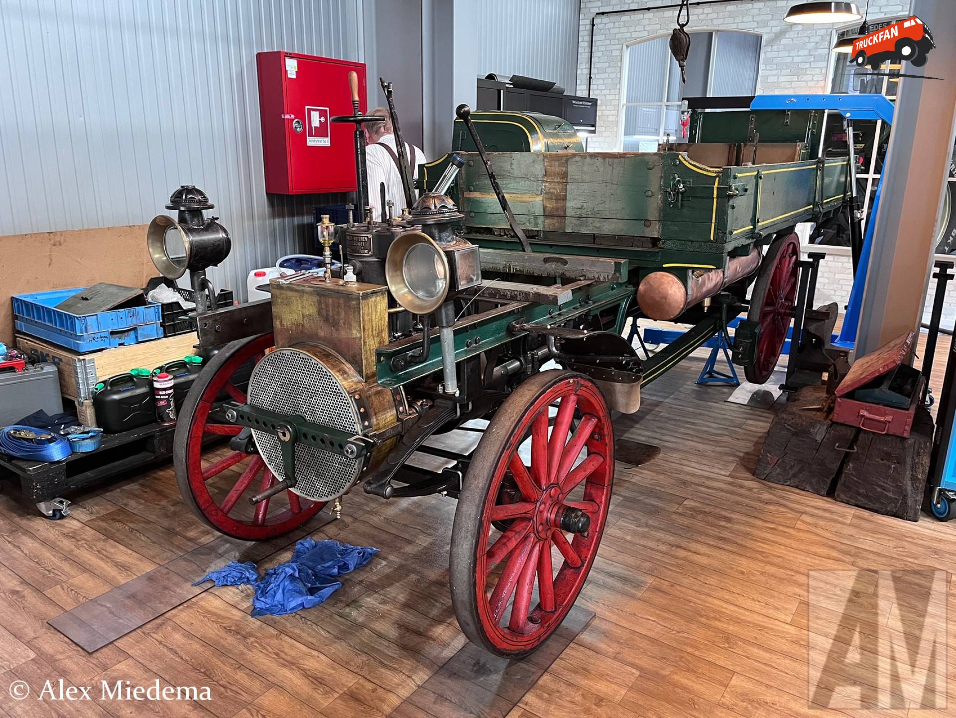 Daimler Motor-Lastwagen uit 1899 in Technik Museum Speyer
