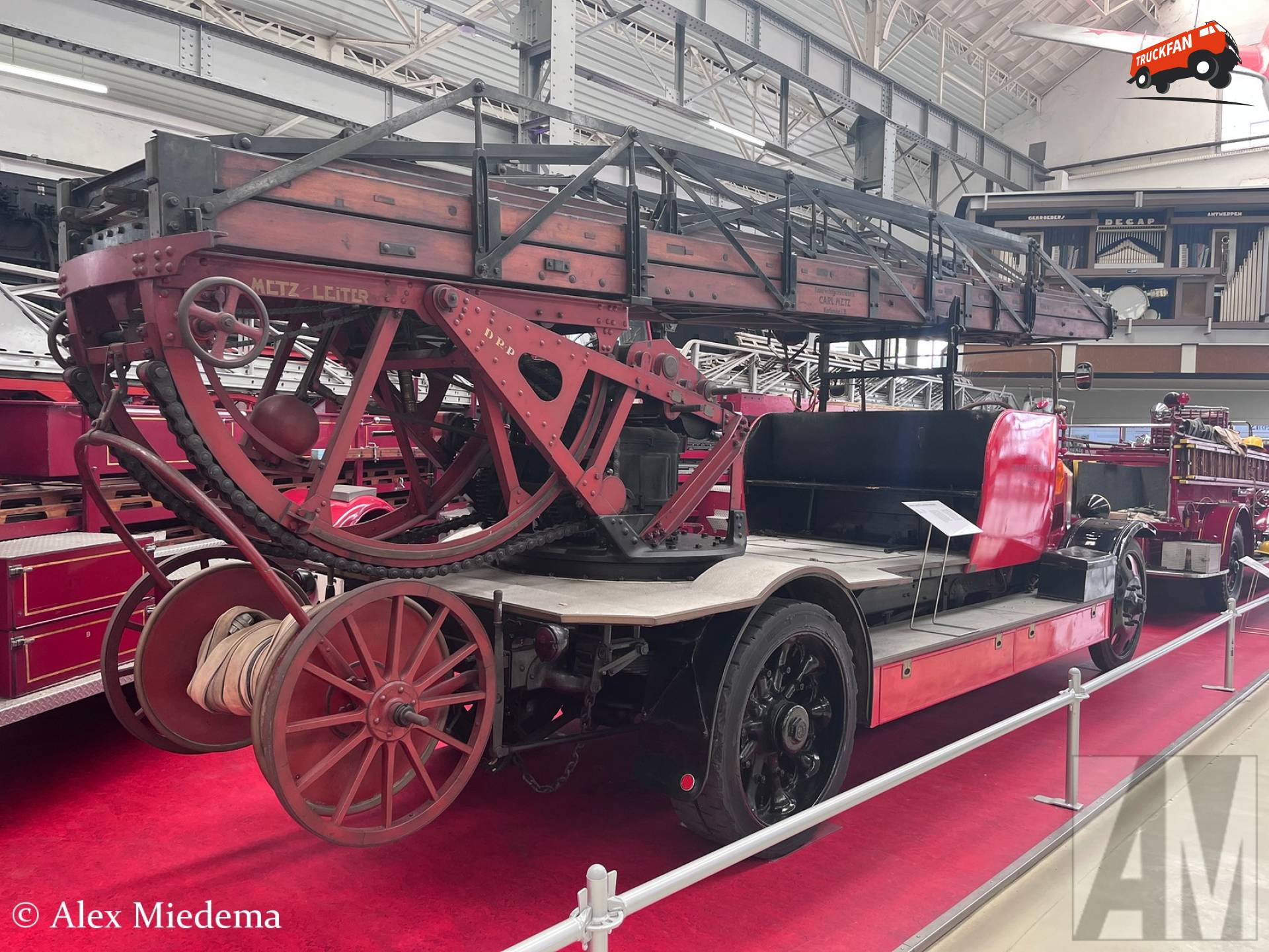 Daimler-Benz DS 25 met Metz ladder in Technik Museum Speyer