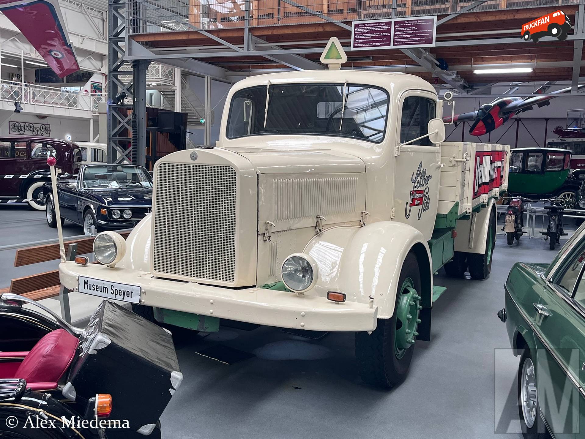 Mercedes-Benz truck uit 1954 in Technik Museum Speyer