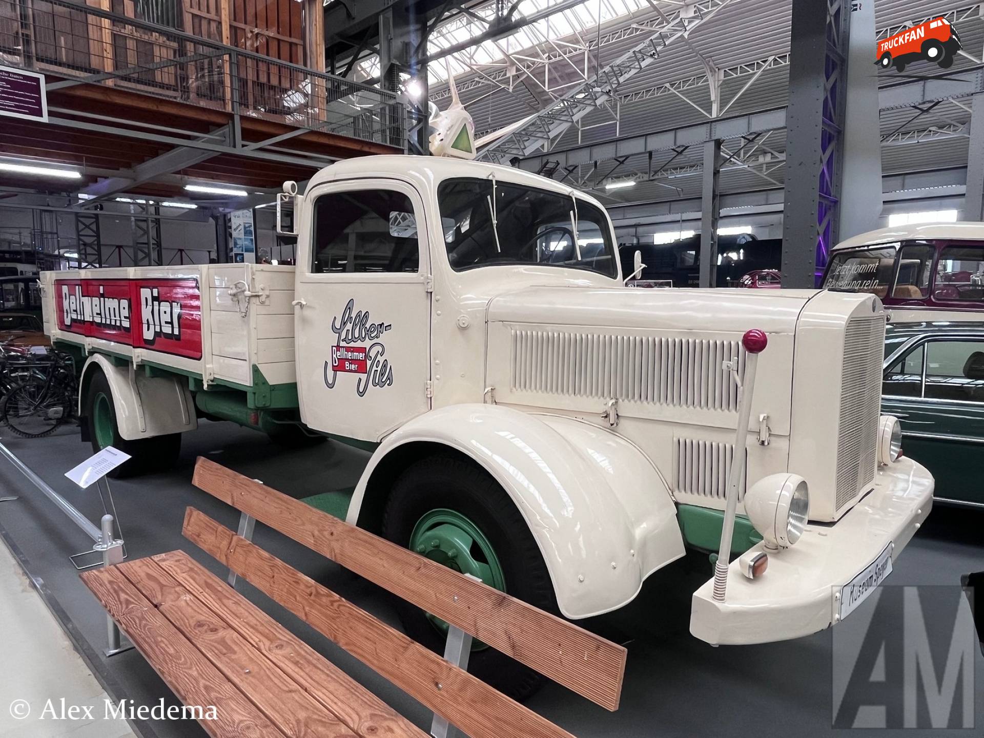 Mercedes-Benz vrachtwagen uit 1954 in Technik Museum Speyer