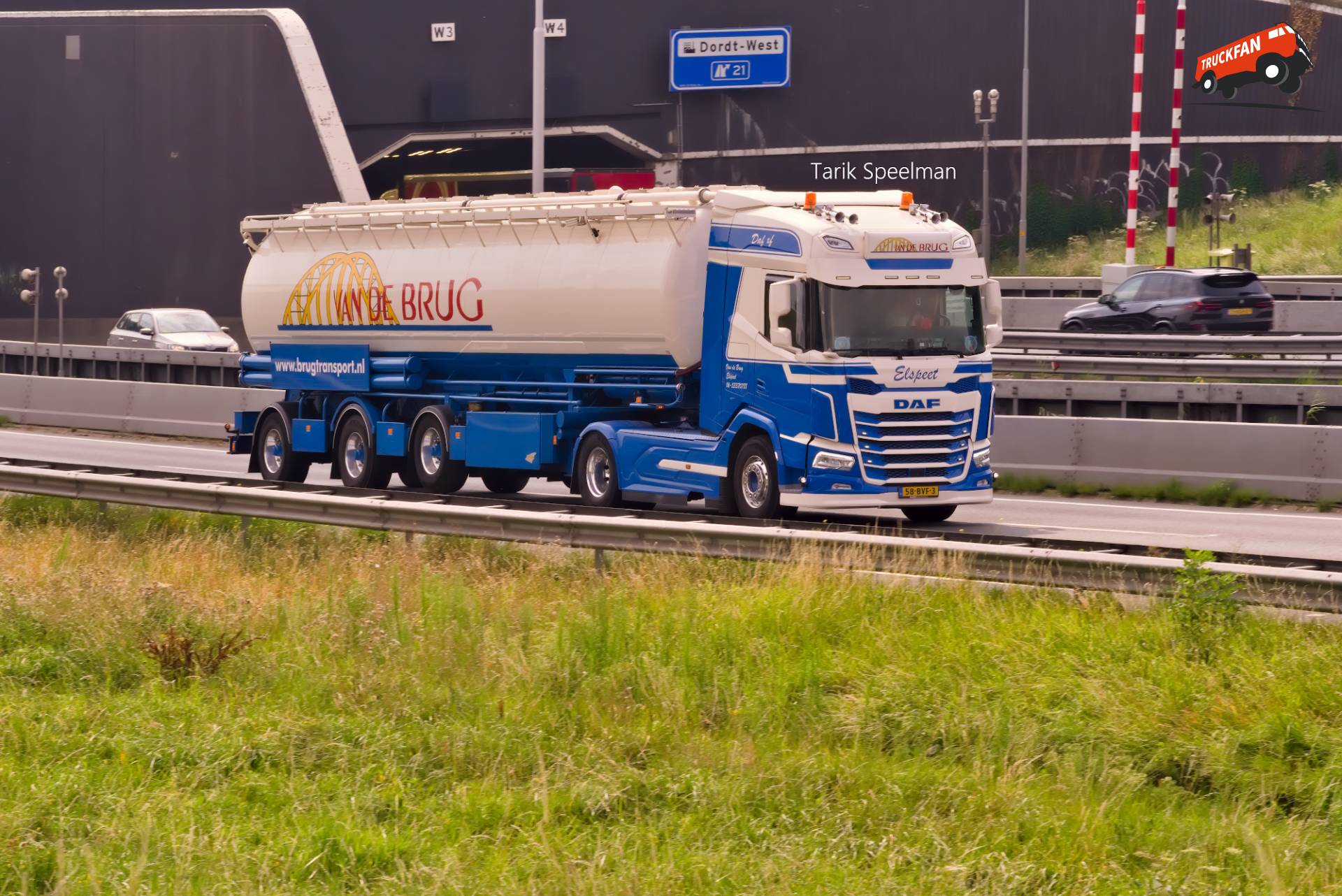DAF XF truck with license plate 58-BVF-3