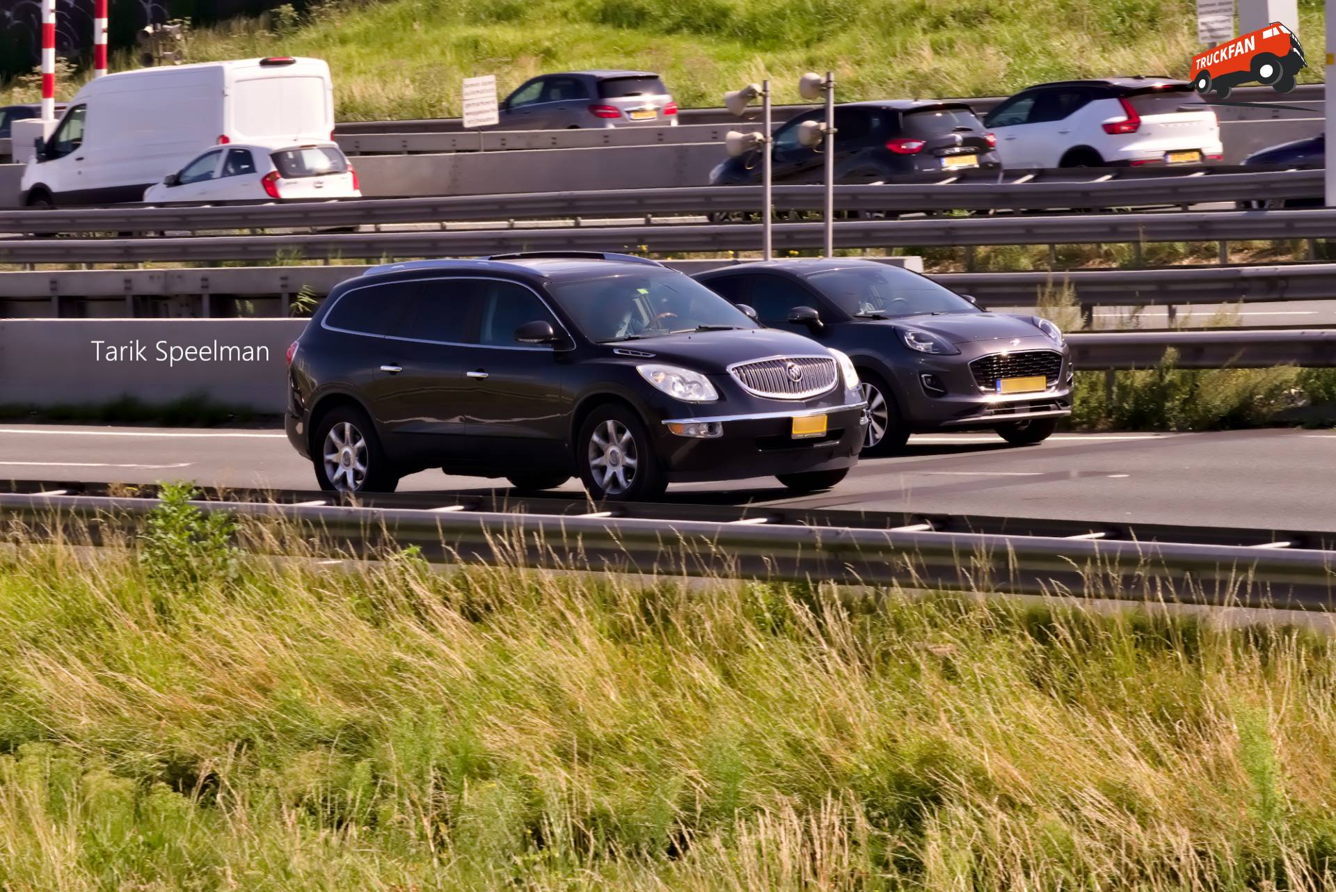 Buick Enclave personenvervoer op A16