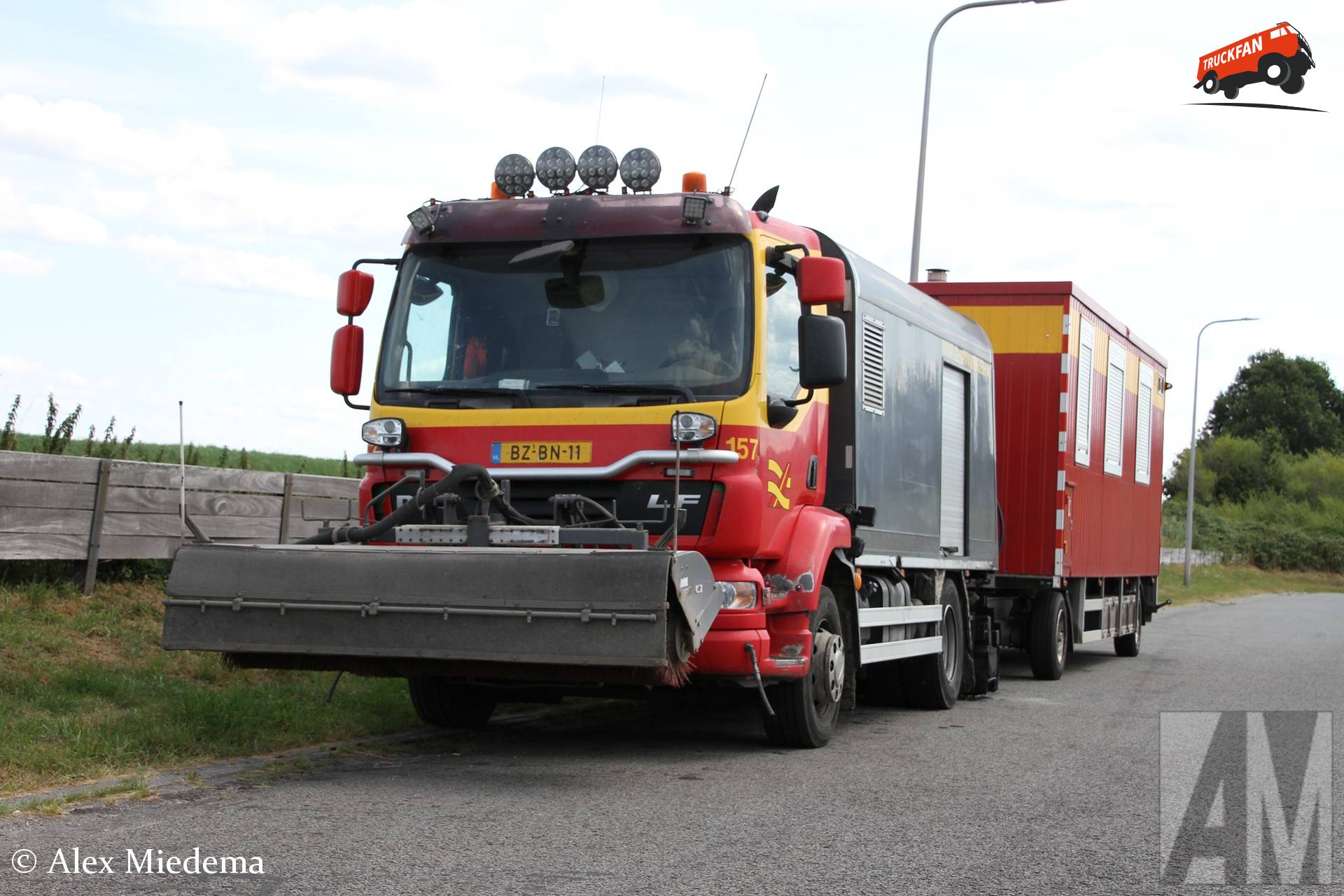 DAF LF55 vrachtwagen in Steenwijk