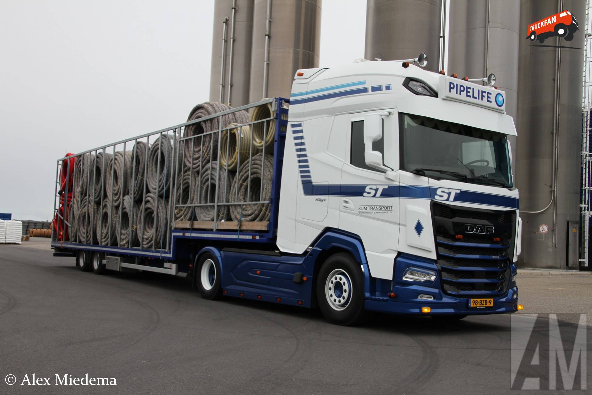 DAF XG+ vrachtwagen van Sijm Transport in Leeuwarden