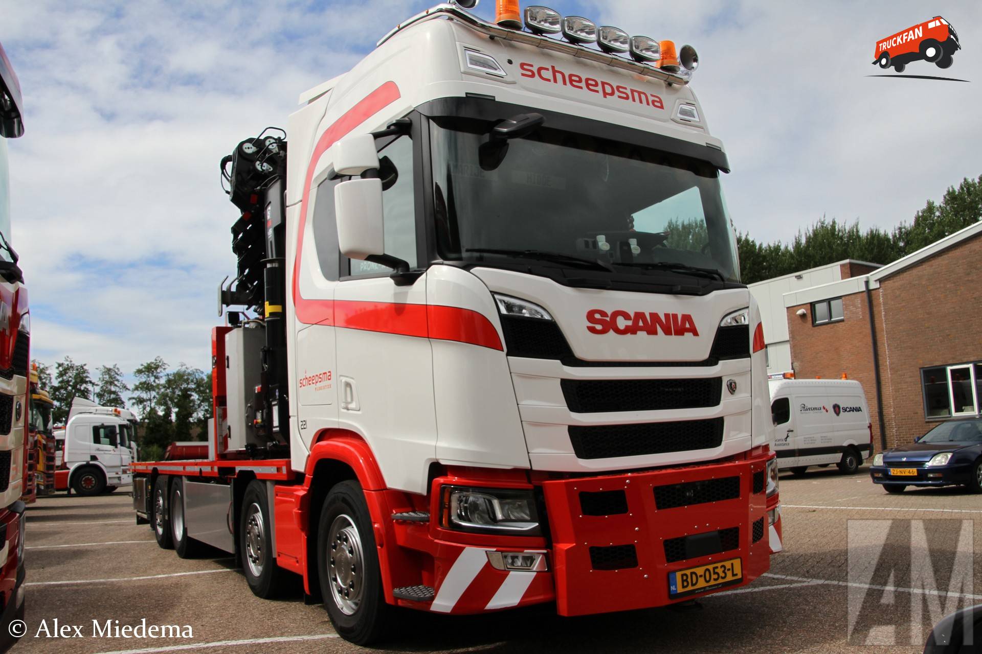 Scania 560R met HIAB laadkraan van Scheepsma Logistiek