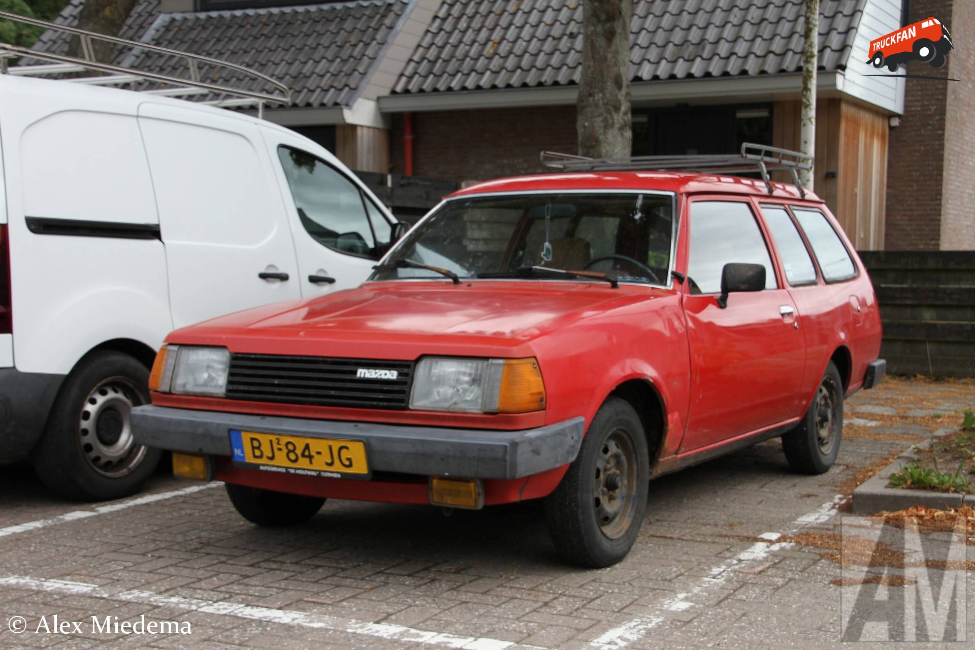 Kenteken BJ-84-JG Mazda 323 Van, 1984