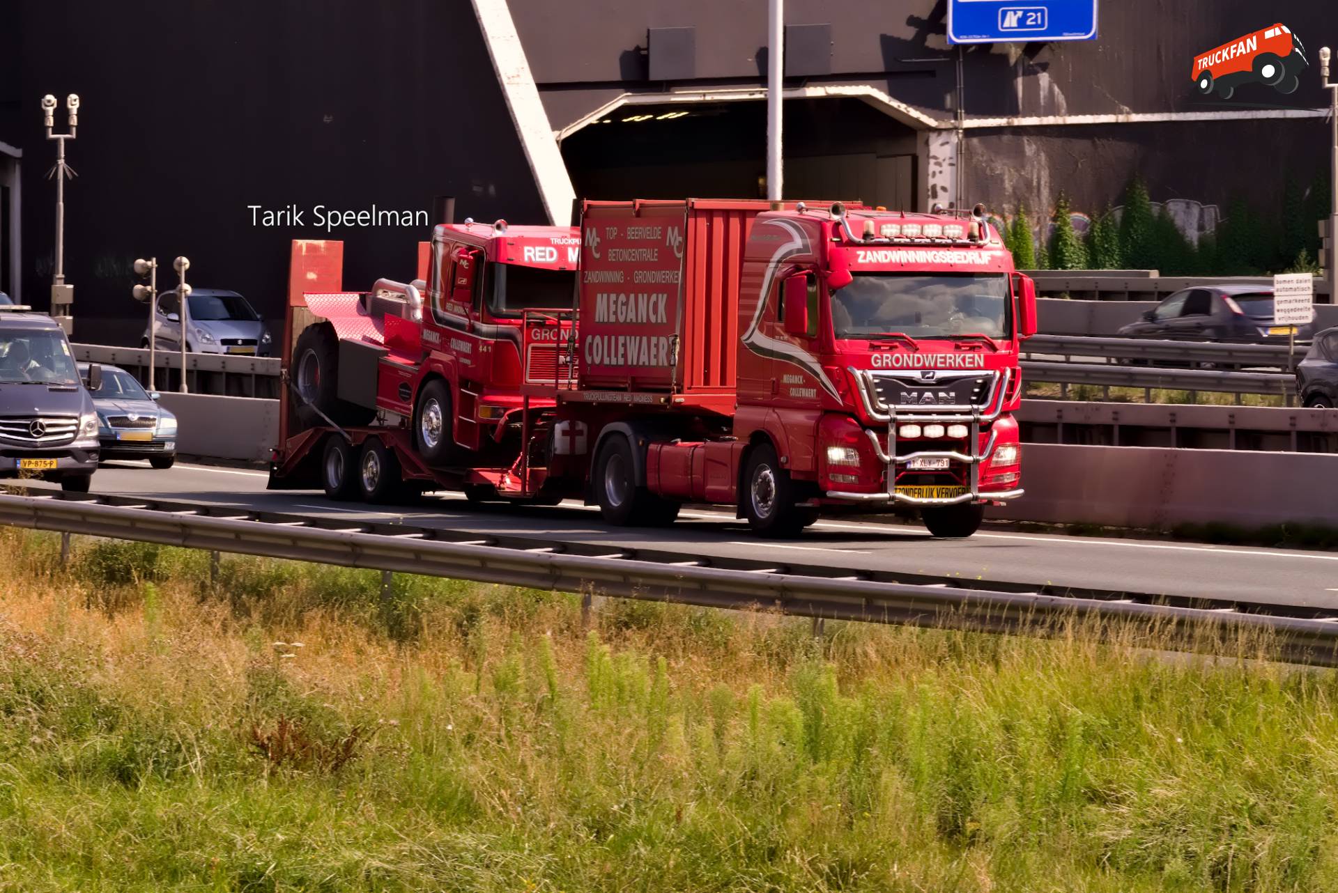 MAN TGX 2nd Gen vrachtwagen op A16