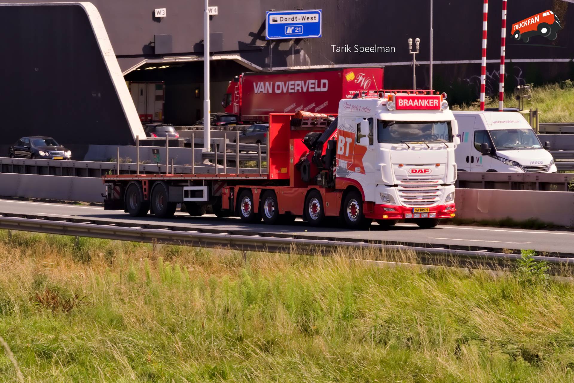1182, DAF XF Euro 6 vrachtwagen met kenteken 98-BRX-1