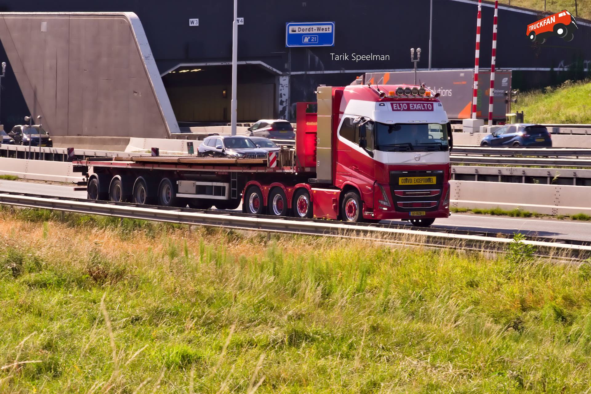 Volvo FH 5th Gen vrachtwagen met kenteken 61-BZB-1