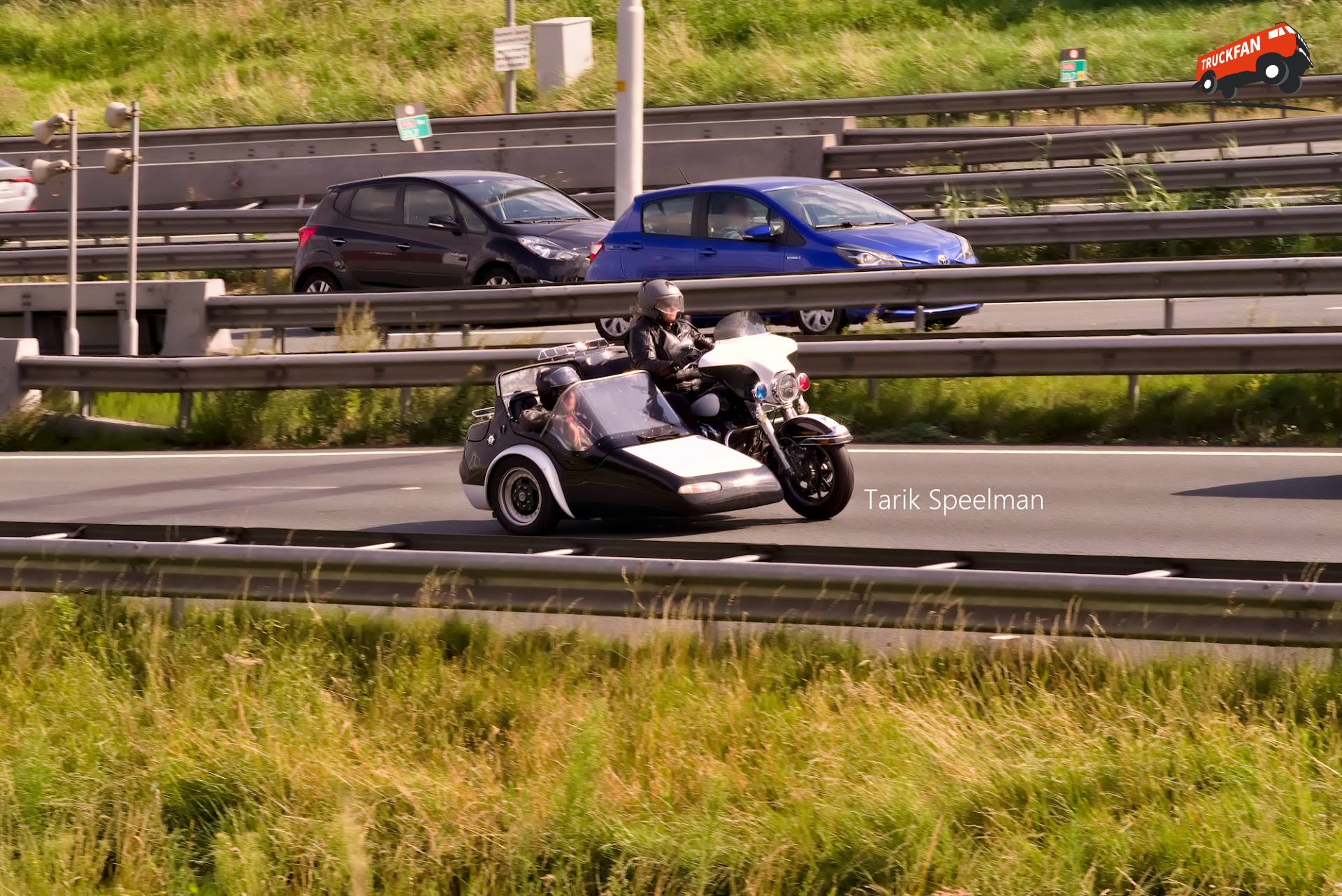Motor met zijspan op A16