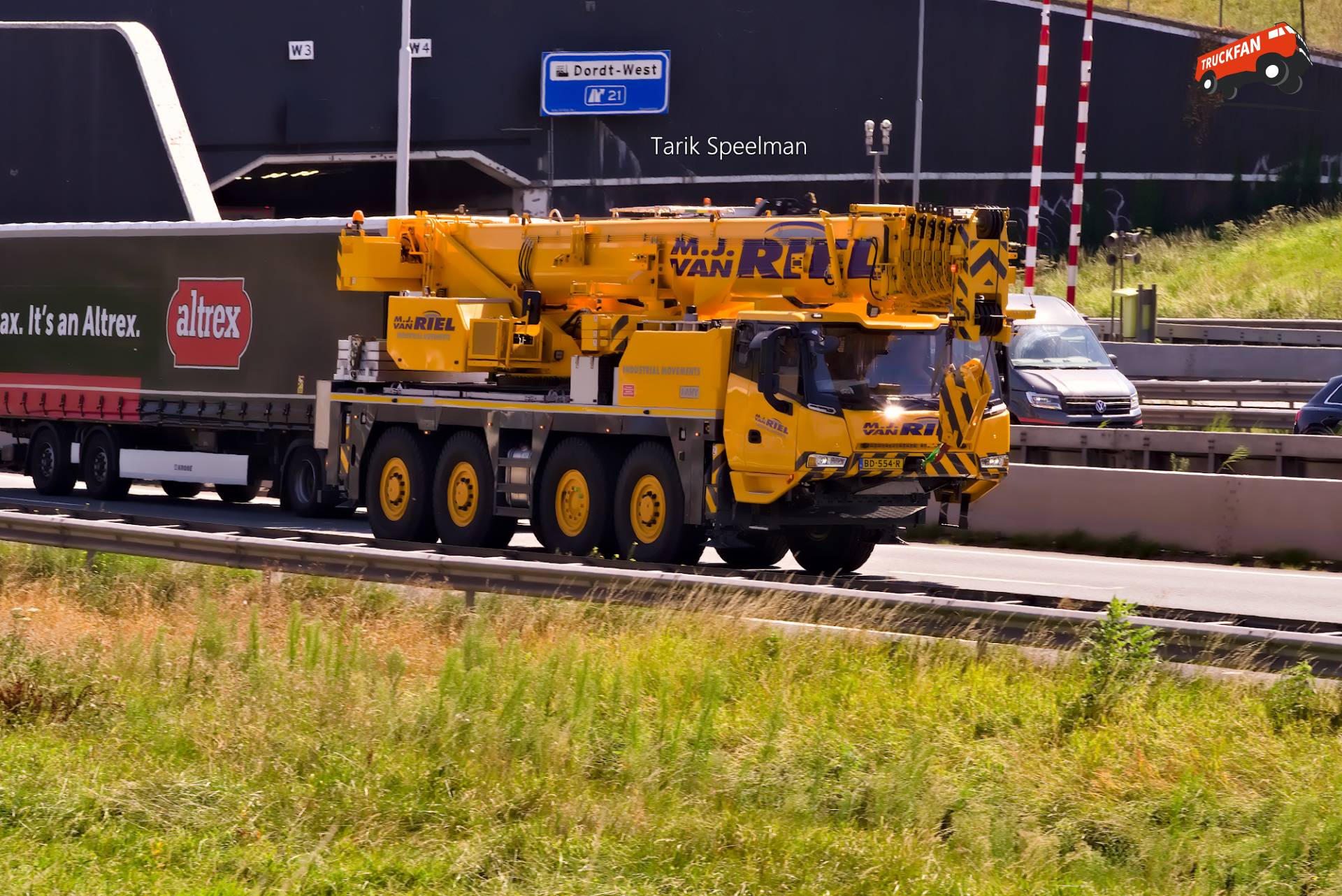 Hijskraan Sany SAC700E met kenteken BD-554-R
