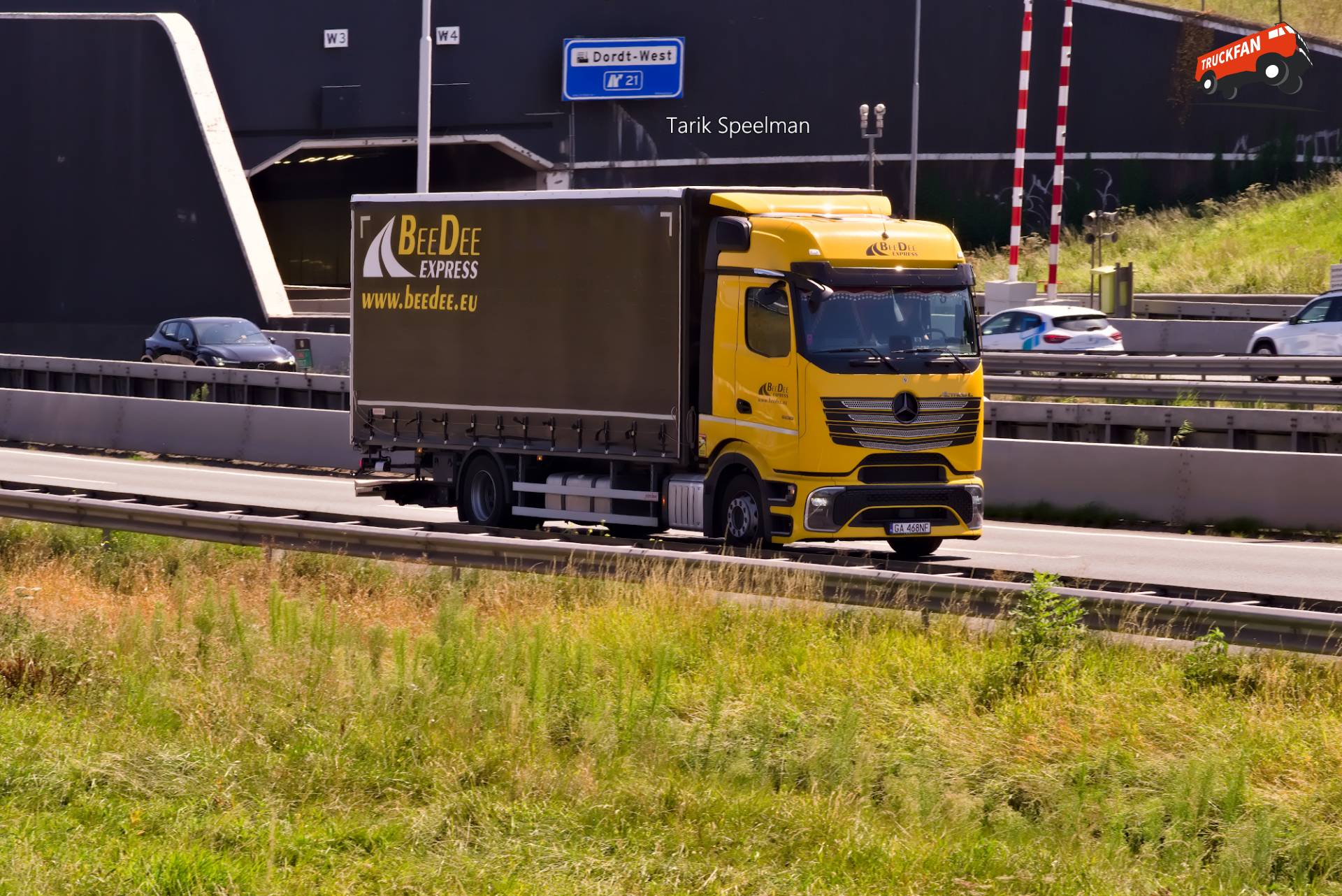 Mercedes-Benz Actros L ProCabin truck on the A16