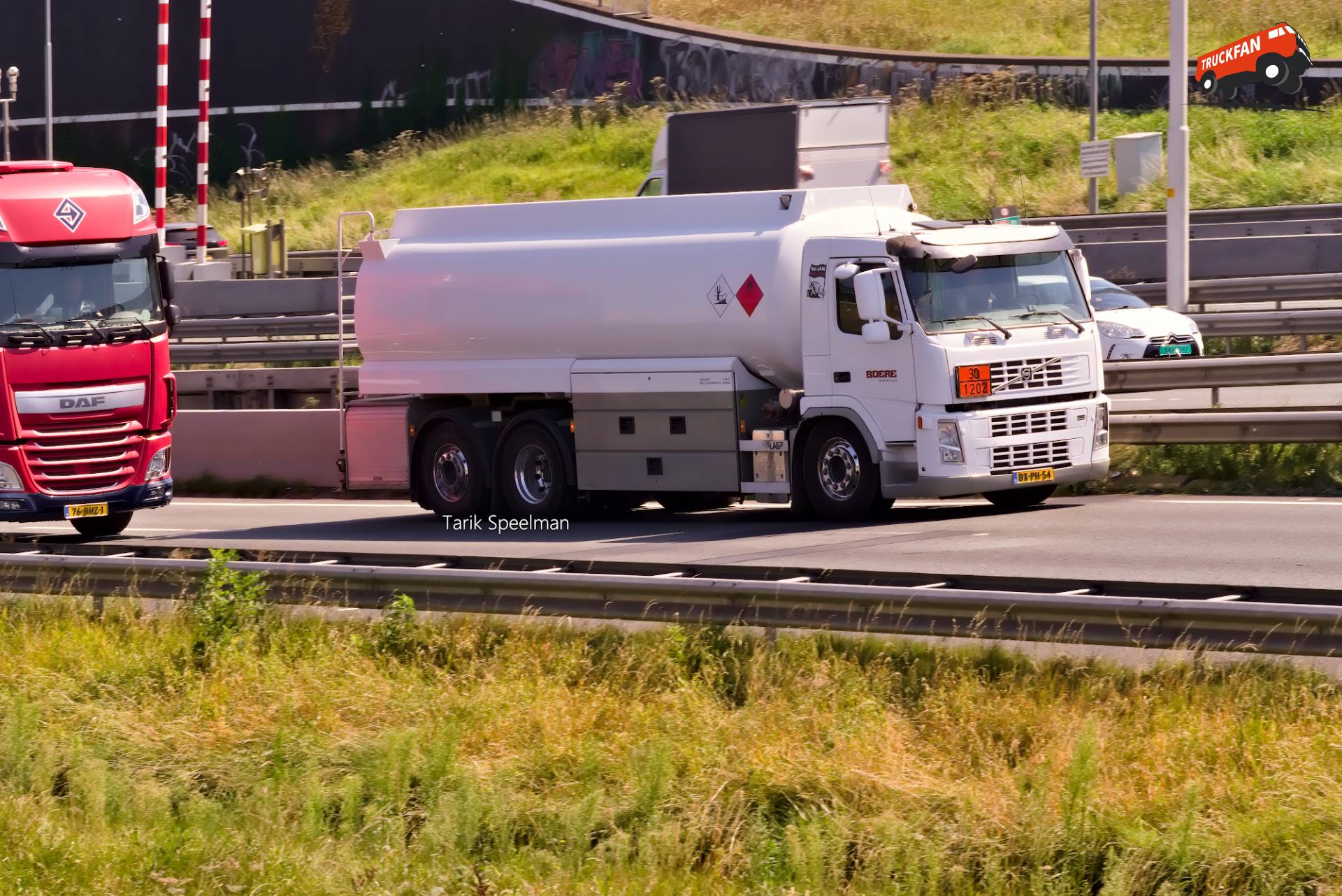 Volvo FM 2nd Gen brandstoftransport op A16