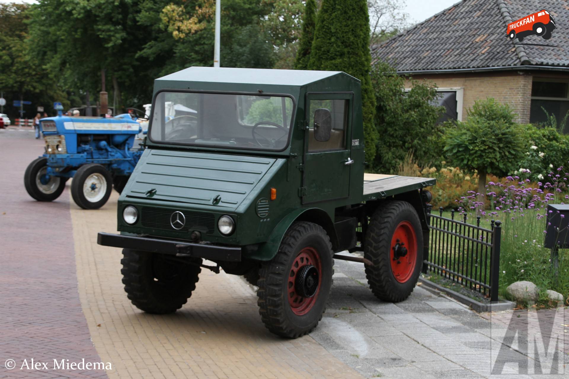 Unimog 401 uit 1954 op NostalgIE evenement
