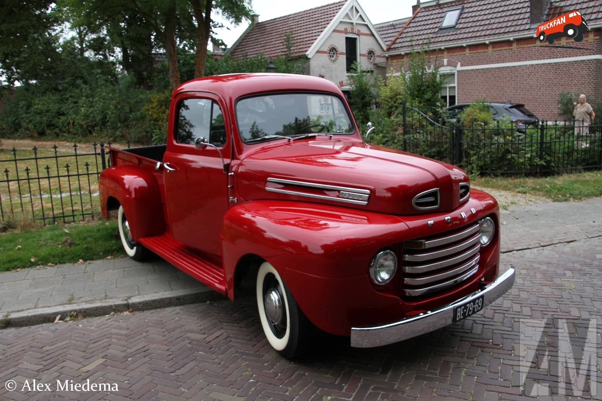 Ford F1 uit 1950 bij NostalgIE evenement