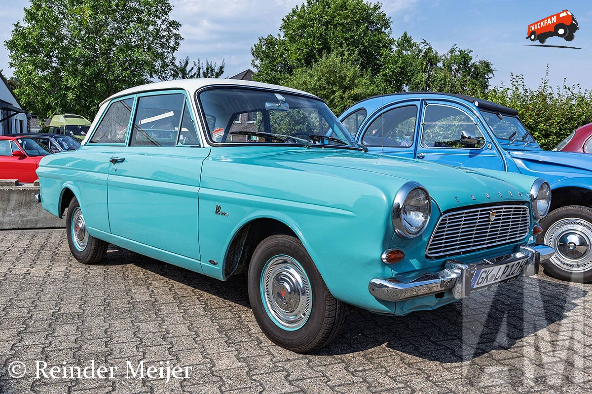 Ford Taunus bij oldtimertreffen in Birgden