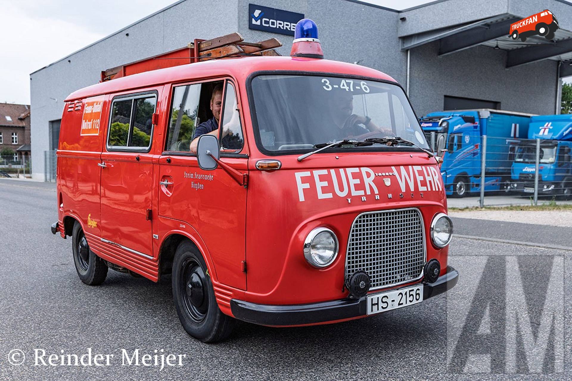 Ford Taunus Transit bij oldtimertreffen in Birgden