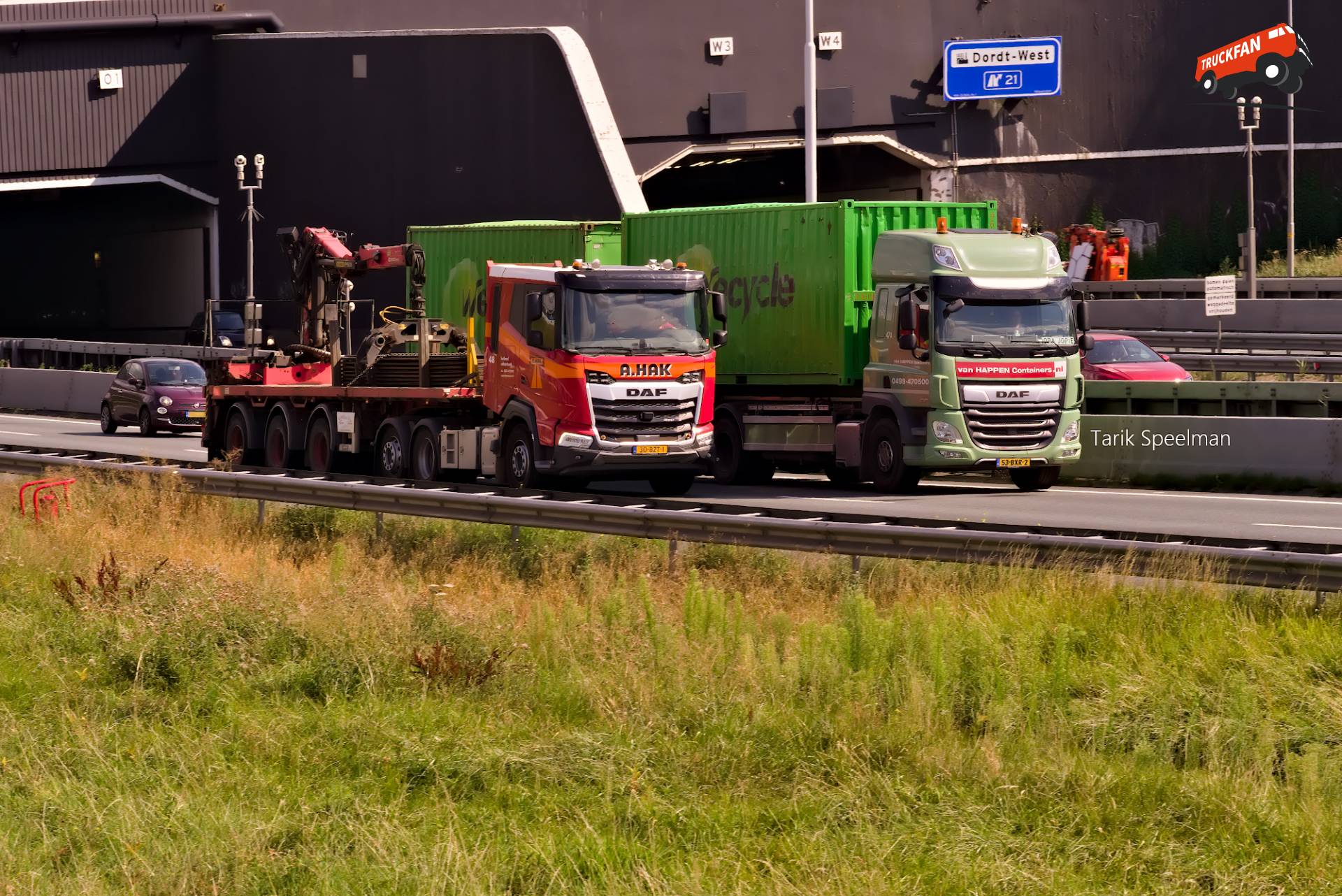 DAF XF 480 en DAF CF Euro 6 Trucks op A16
