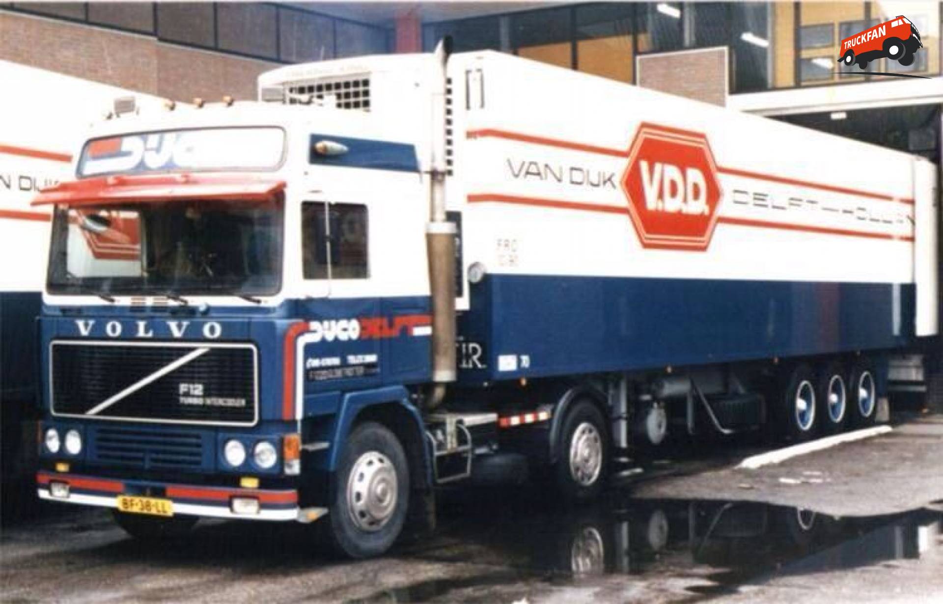 Tekno kondigt een model aan van de Volvo F12 van Dijco