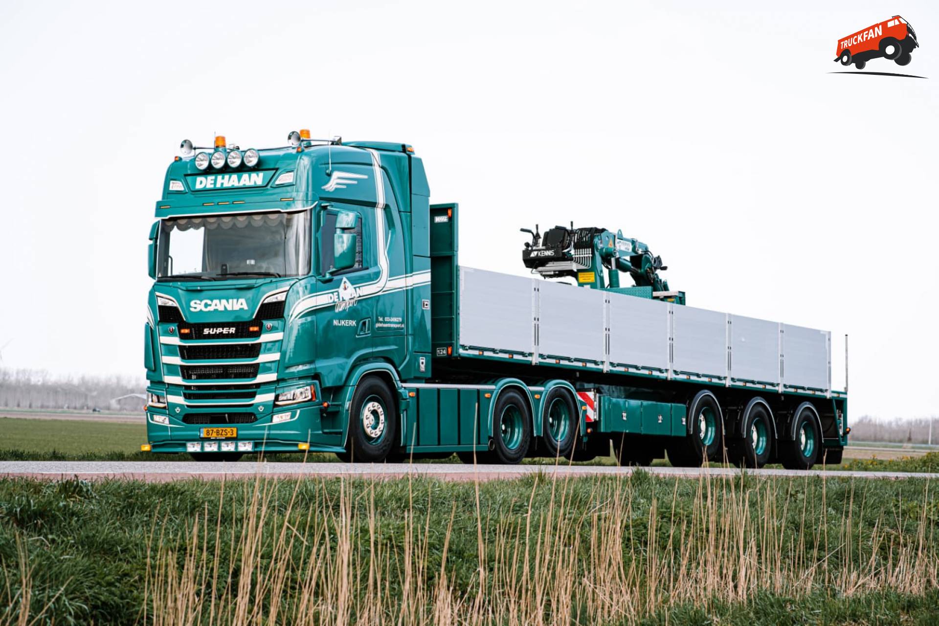 Aankondiging van Scania met KWB oplegger van Tekno