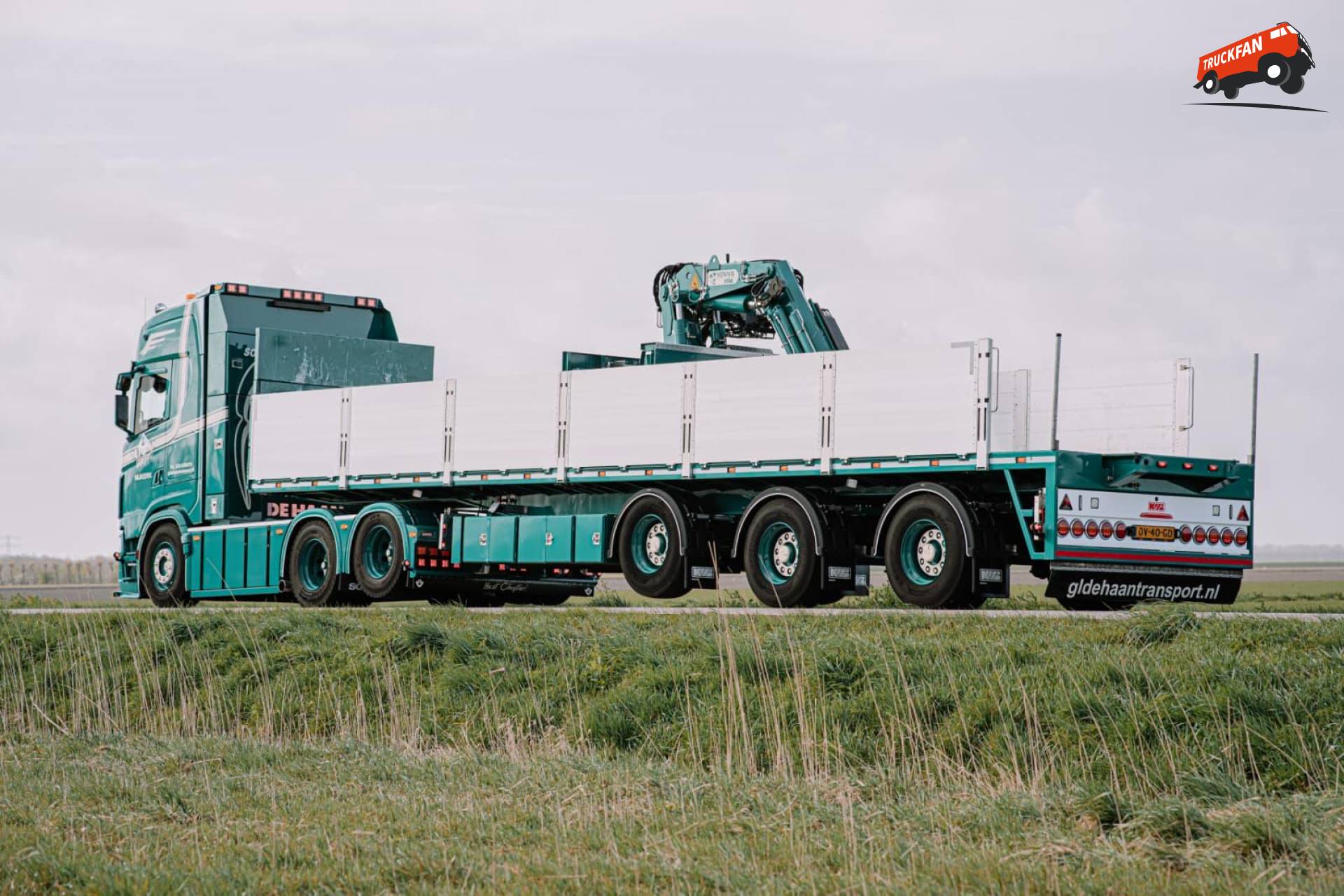 Aankondiging van Scania S530 met KWB oplegger van G.L. de Haan door Tekno