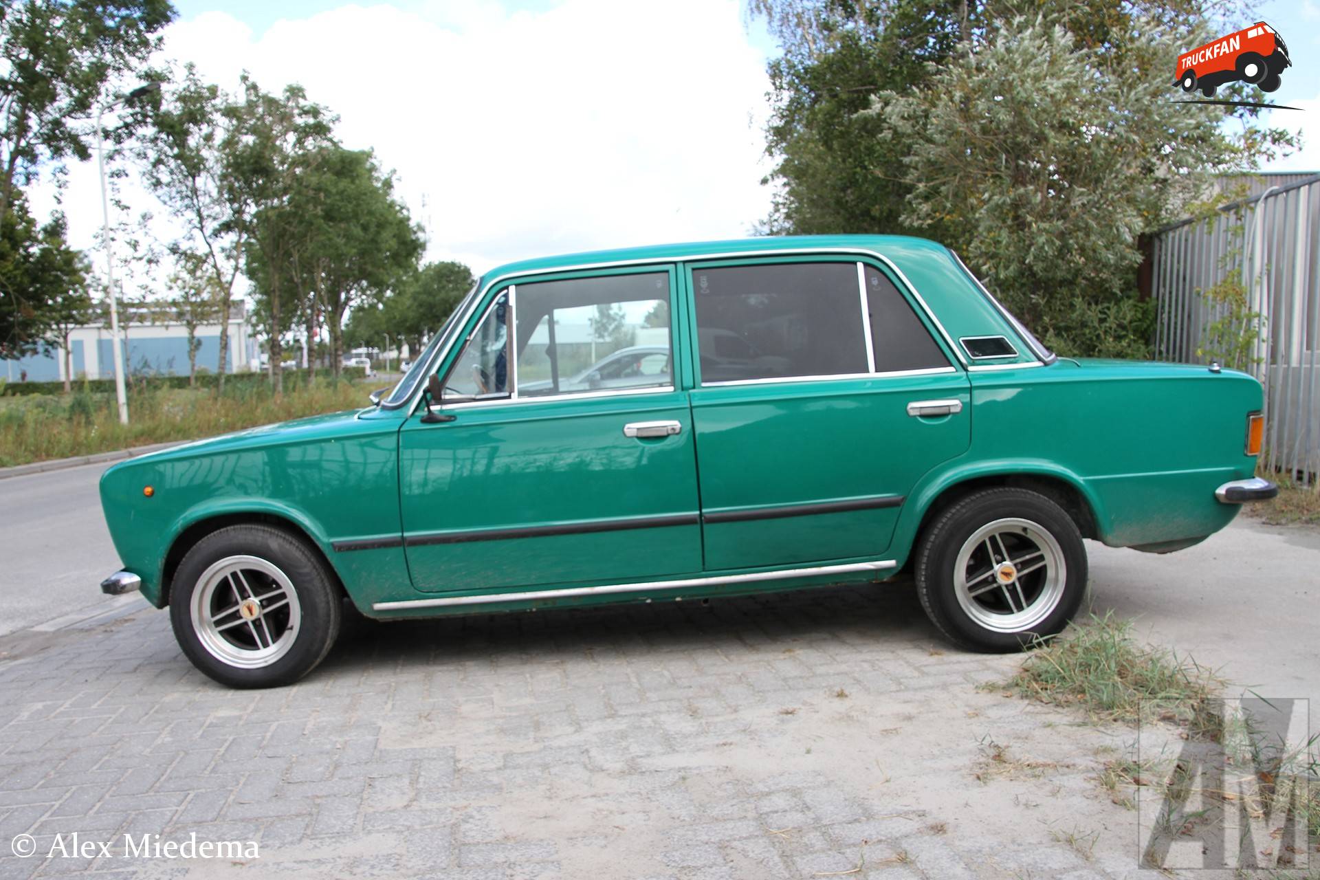 SEAT 124 D sedan 1977 in Akkrum