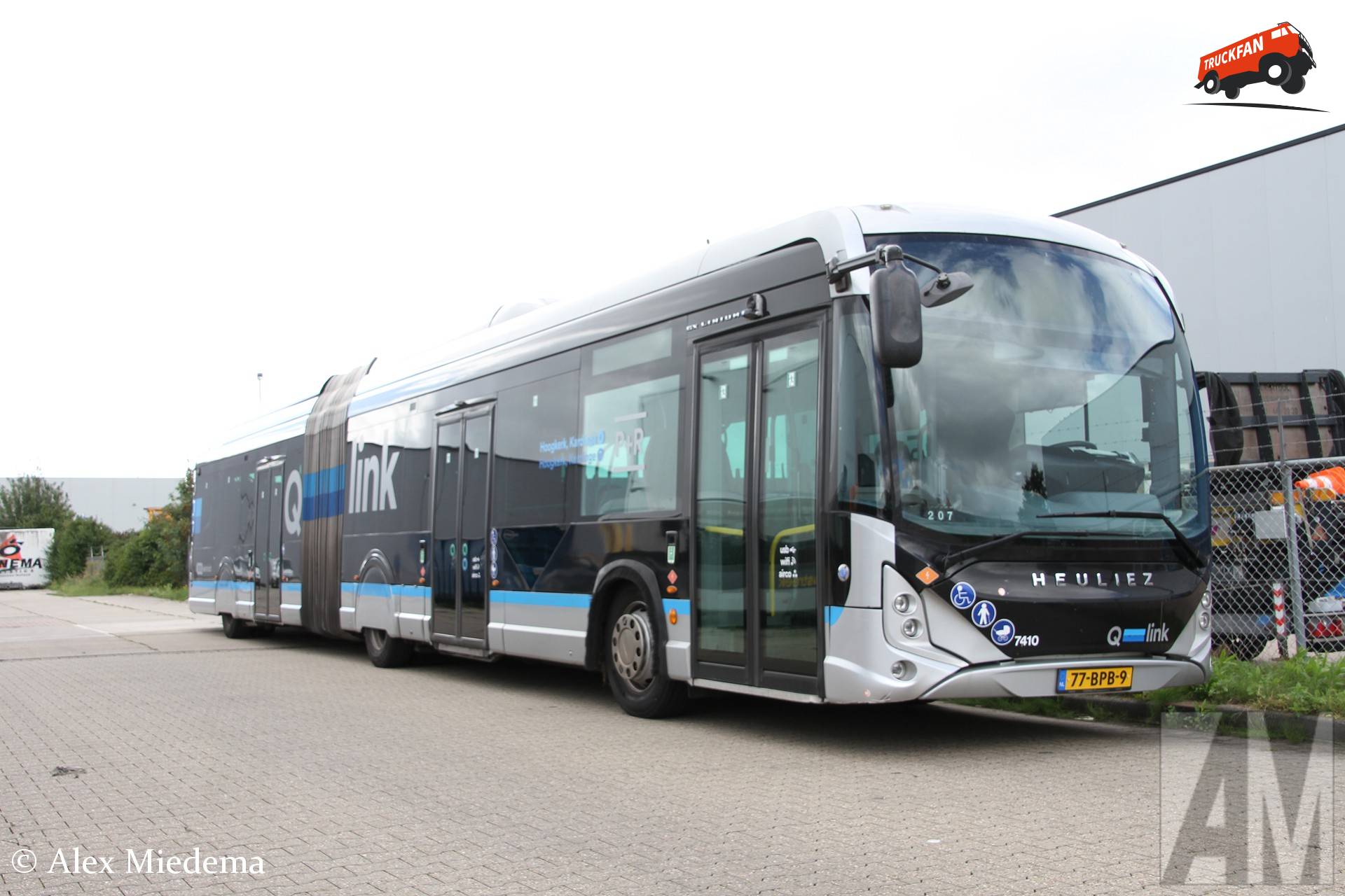 Heuliez GX 437 bus in Heerenveen