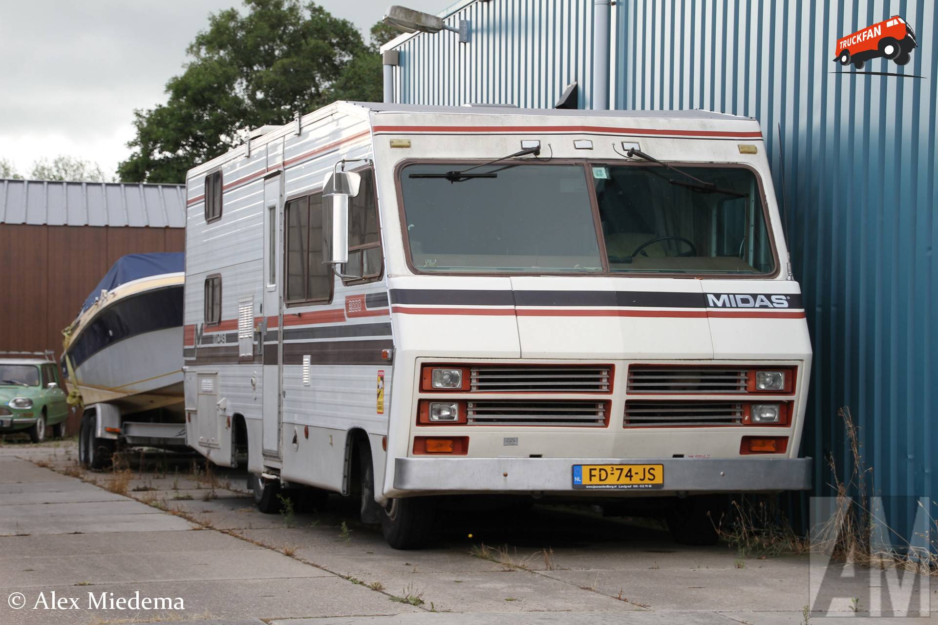 Midas camper op GMC basis uit 1979