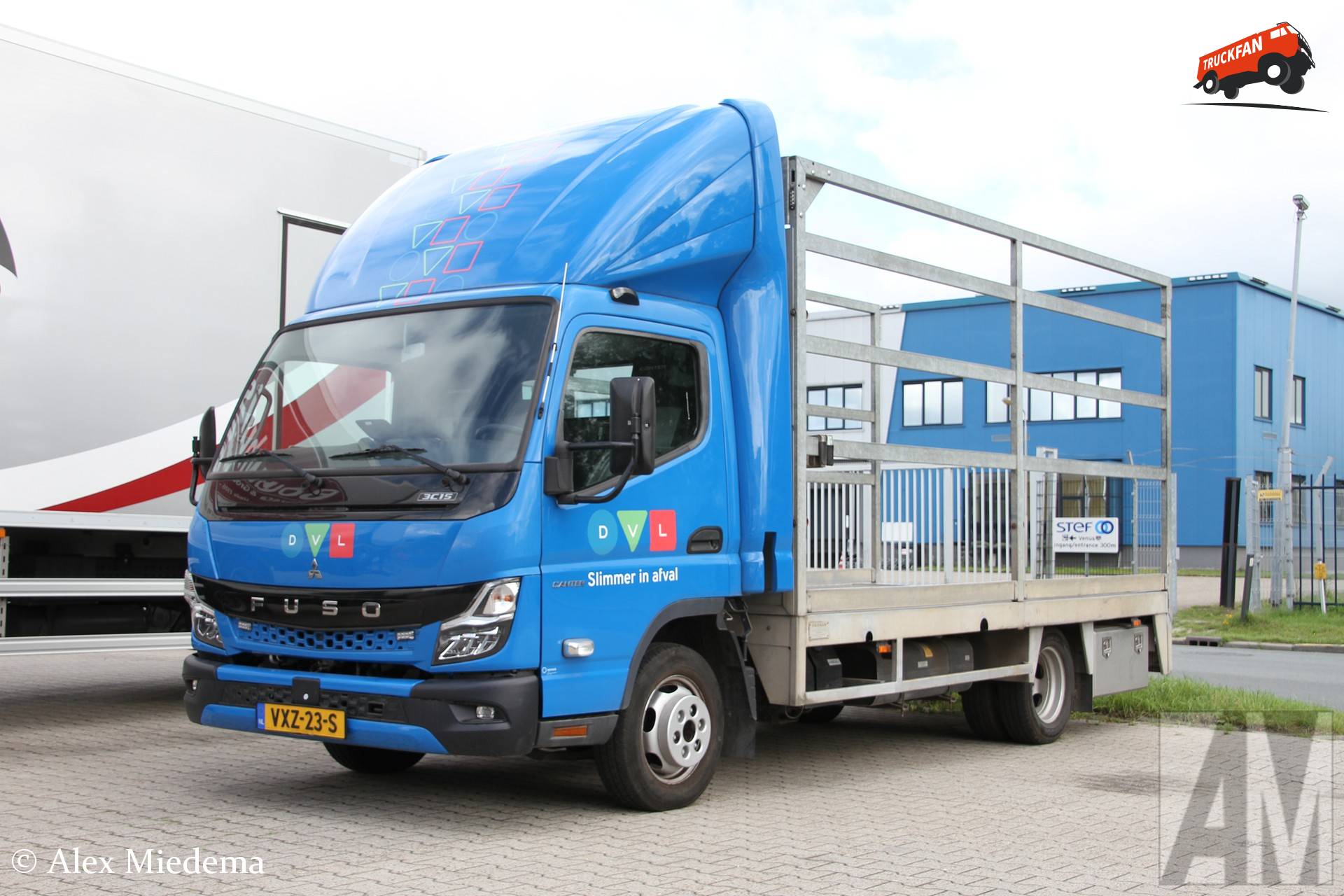 DVL Slimmer in Afval Fuso Canter voertuig