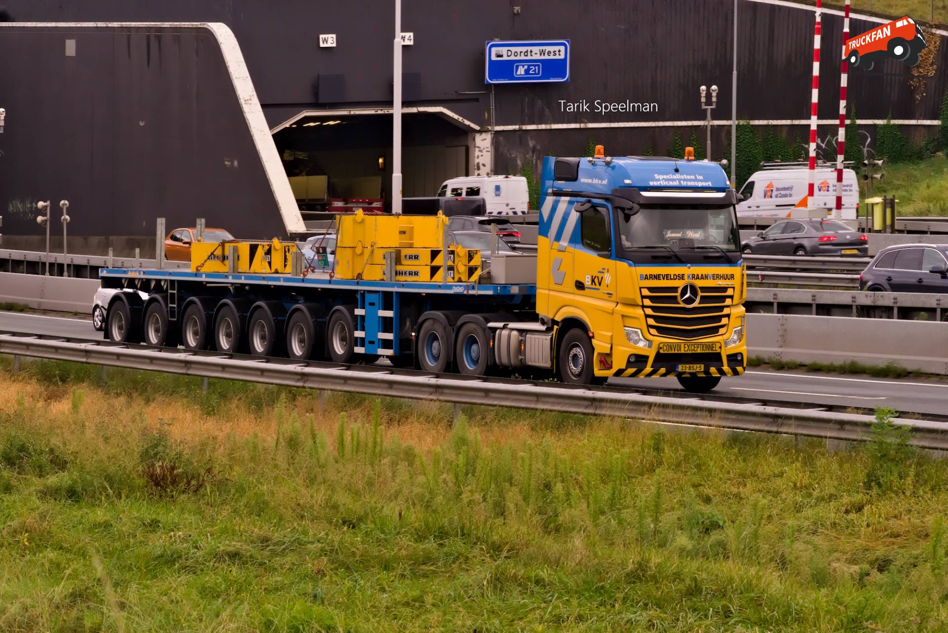 Mercedes-Benz Actros MP5 vrachtwagen op A16