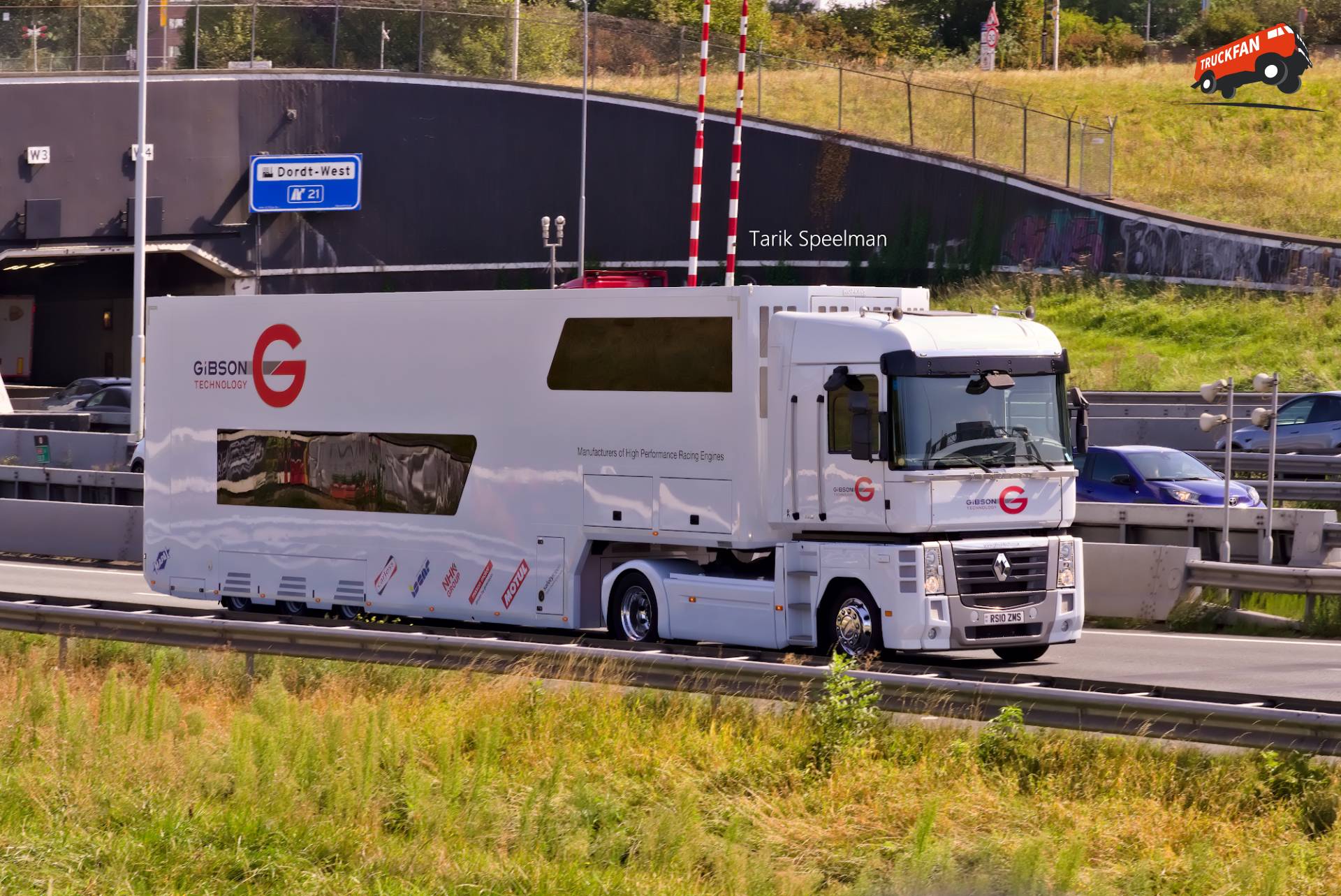 Renault Magnum 4th Gen Racecar Transport on A16