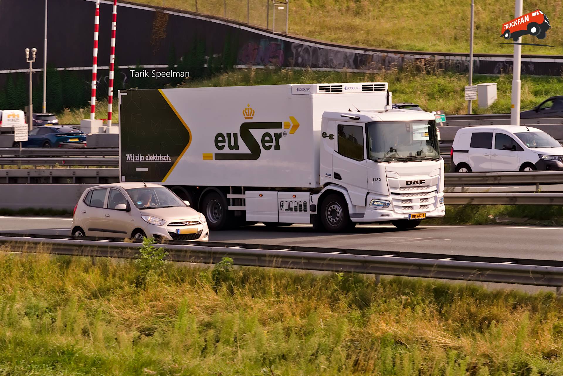 1132, DAF XD Electric met kenteken BD-716-T