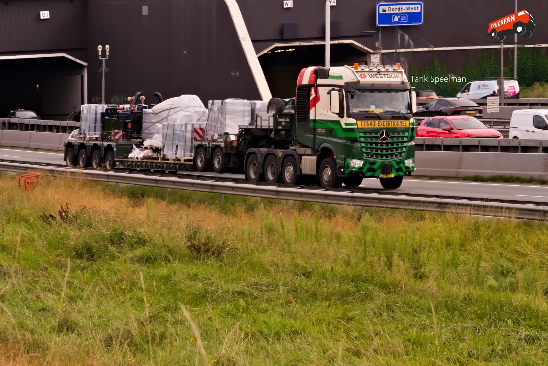 Mercedes-Benz Arocs vrachtwagen met kenteken 20-BLZ-2