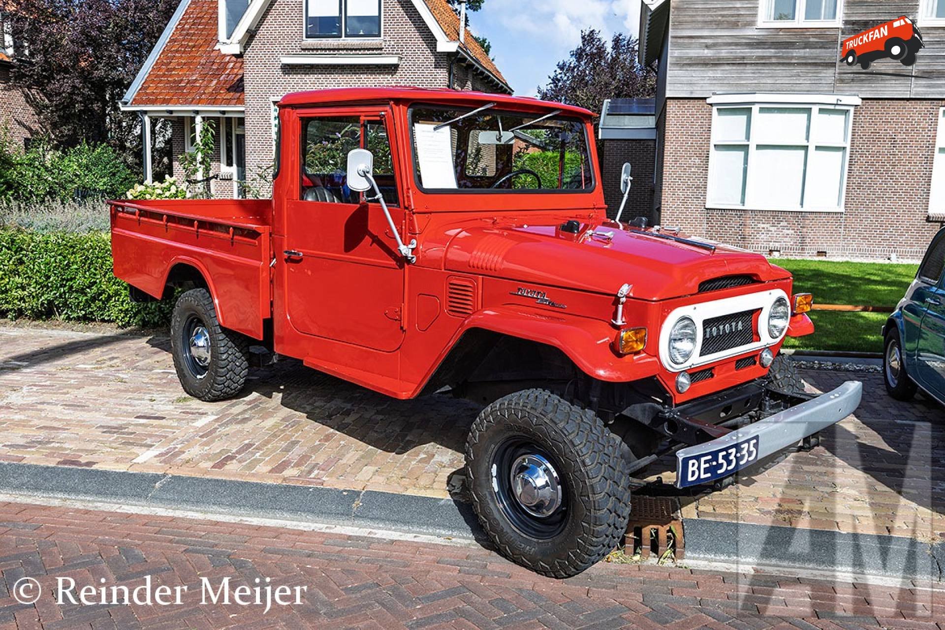 Toyota LandCruiser bij Oldtimerdei Tzummarum