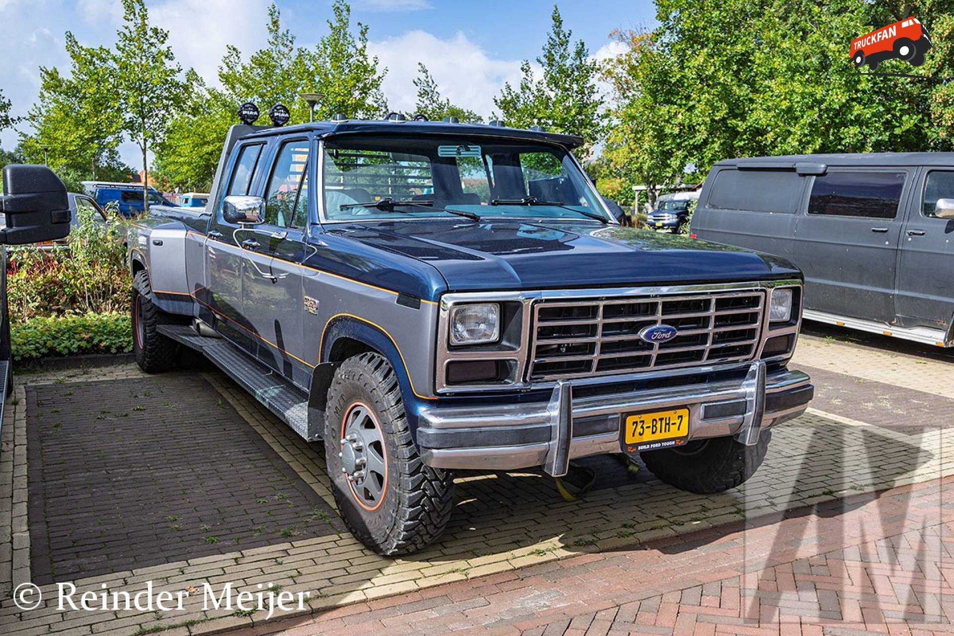 Ford F350 uit 1986 op Oldtimerdei Tzummarum