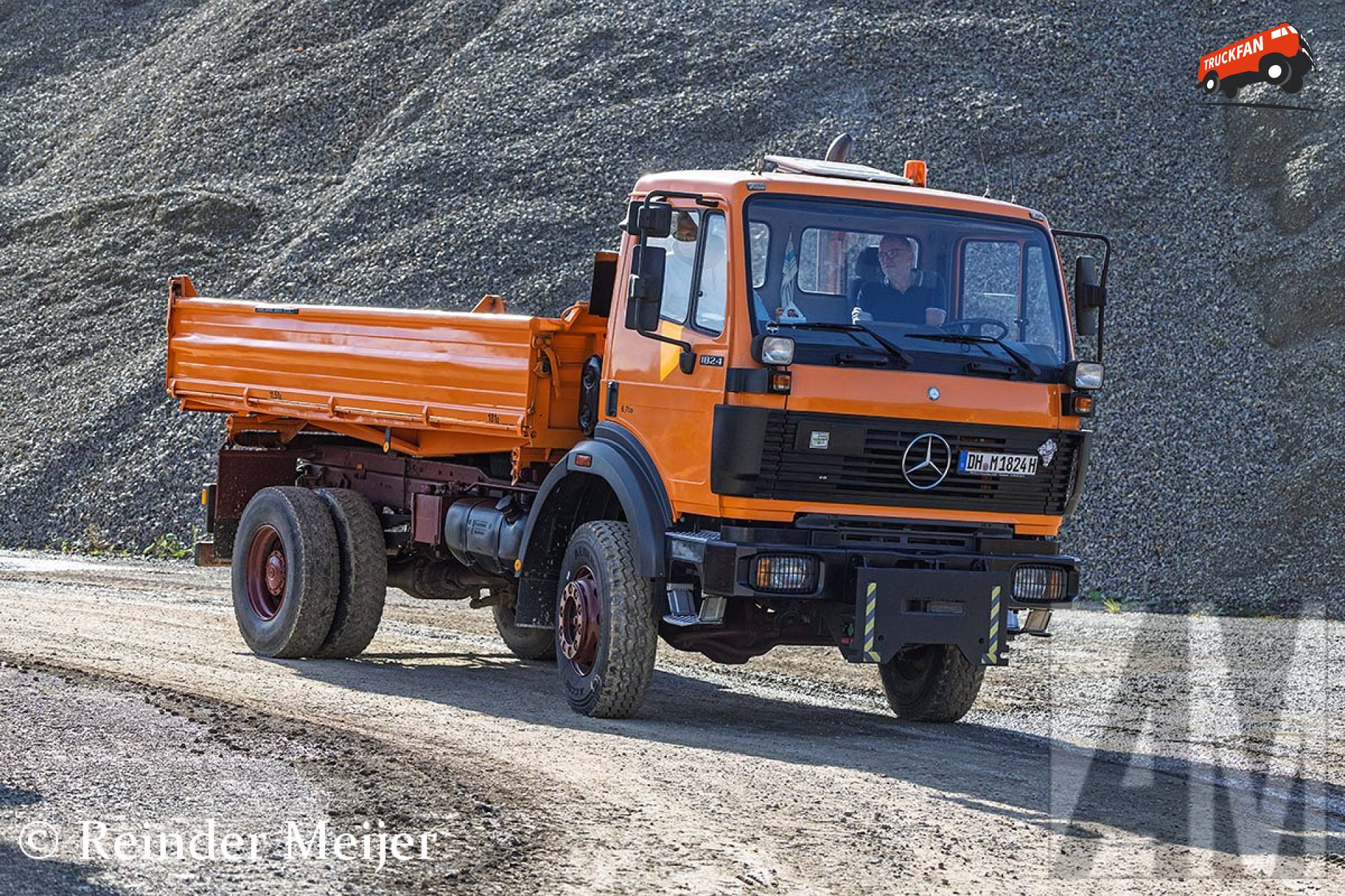 Mercedes-Benz 1824 AK bij Kippertreffen Transkal Grebenstein