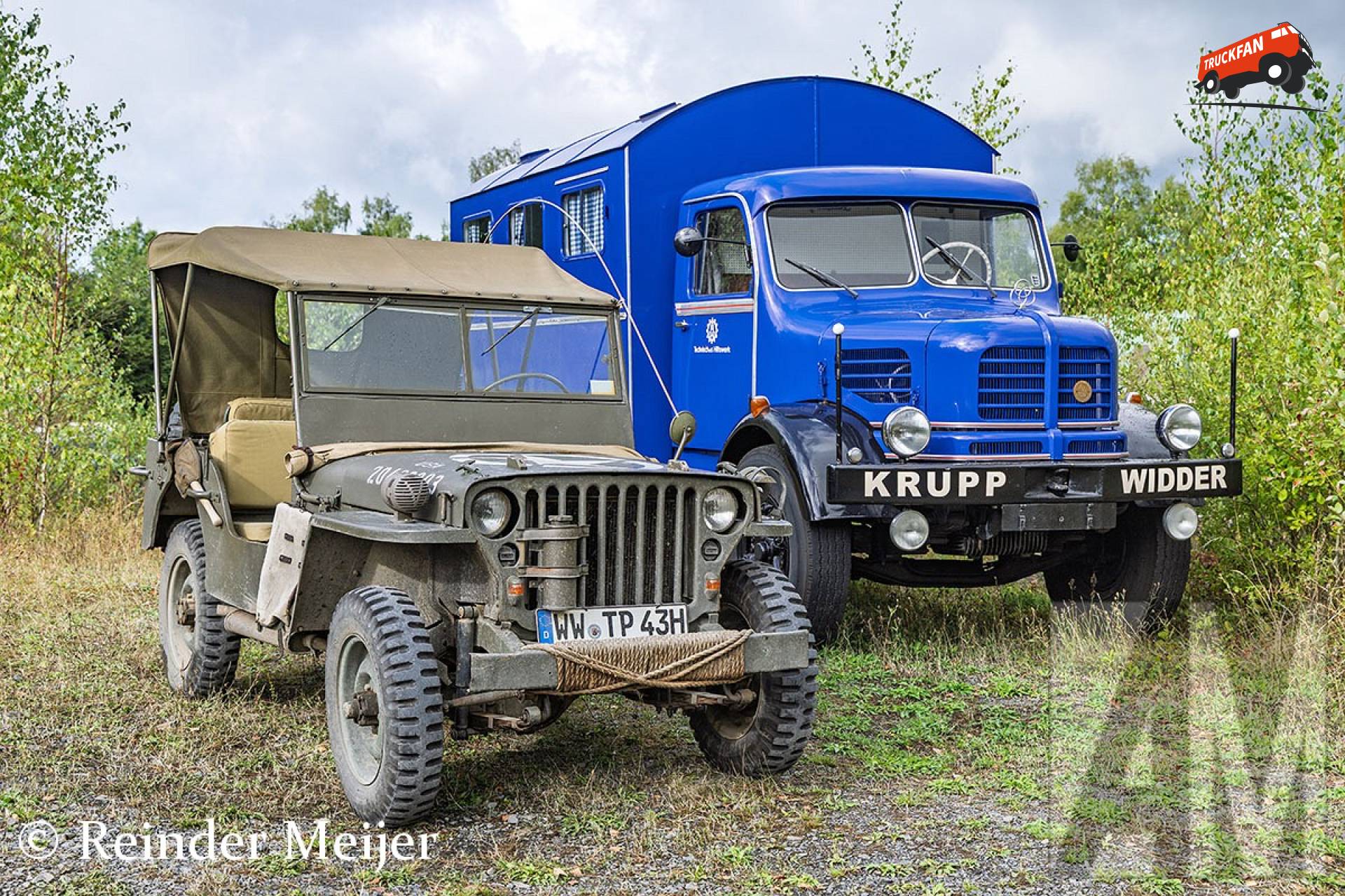 Oude legerjeep en Krupp Widder bij Stöffelfest Enspel