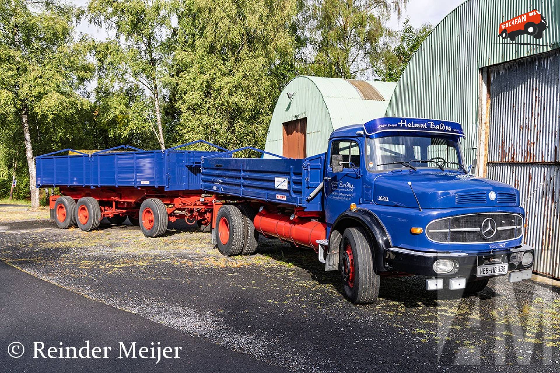 Mercedes-Benz LK 1620 met Kempf kipbak en aanhangwagen