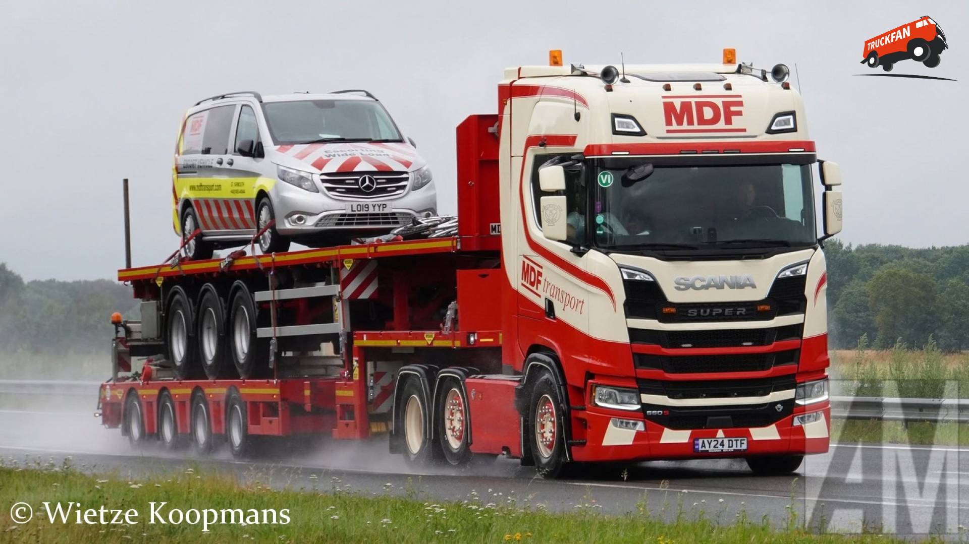Mercedes-Benz Vito, Scania 660S en Broshuis oplegger