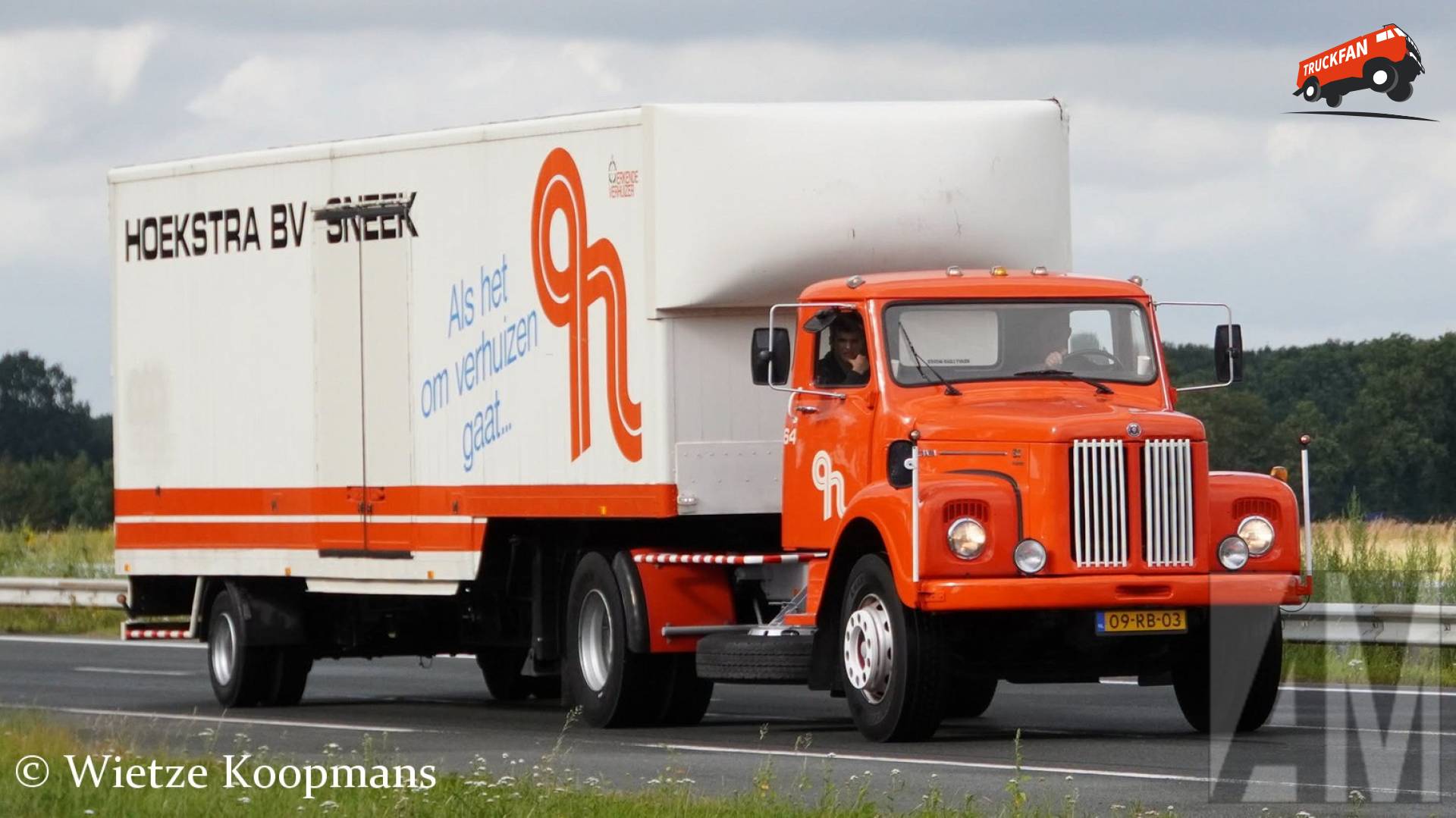 Scania L81 truck bij Transportbedrijf H. Hoekstra B.V.